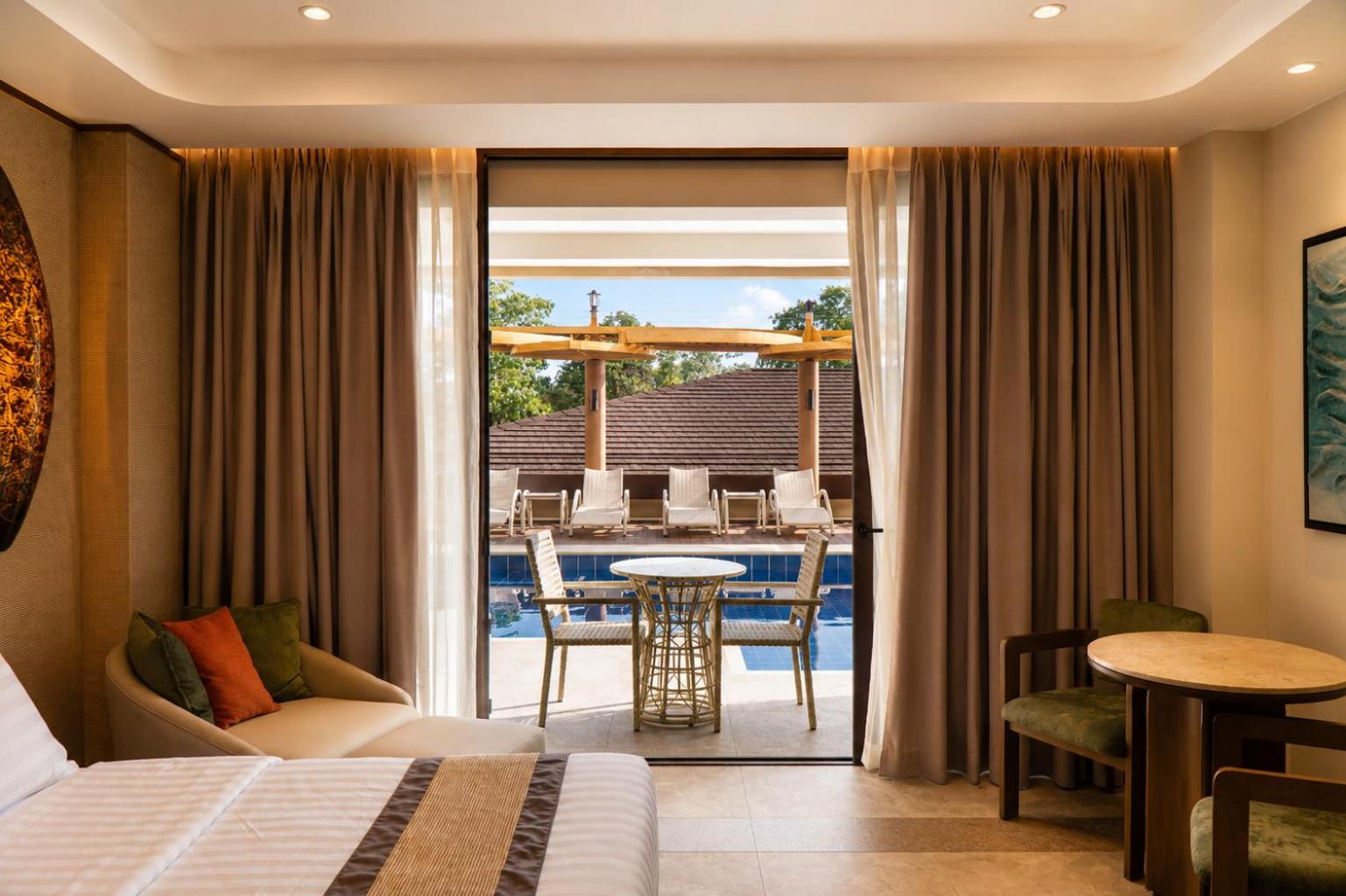 Grand Premier Pool Access