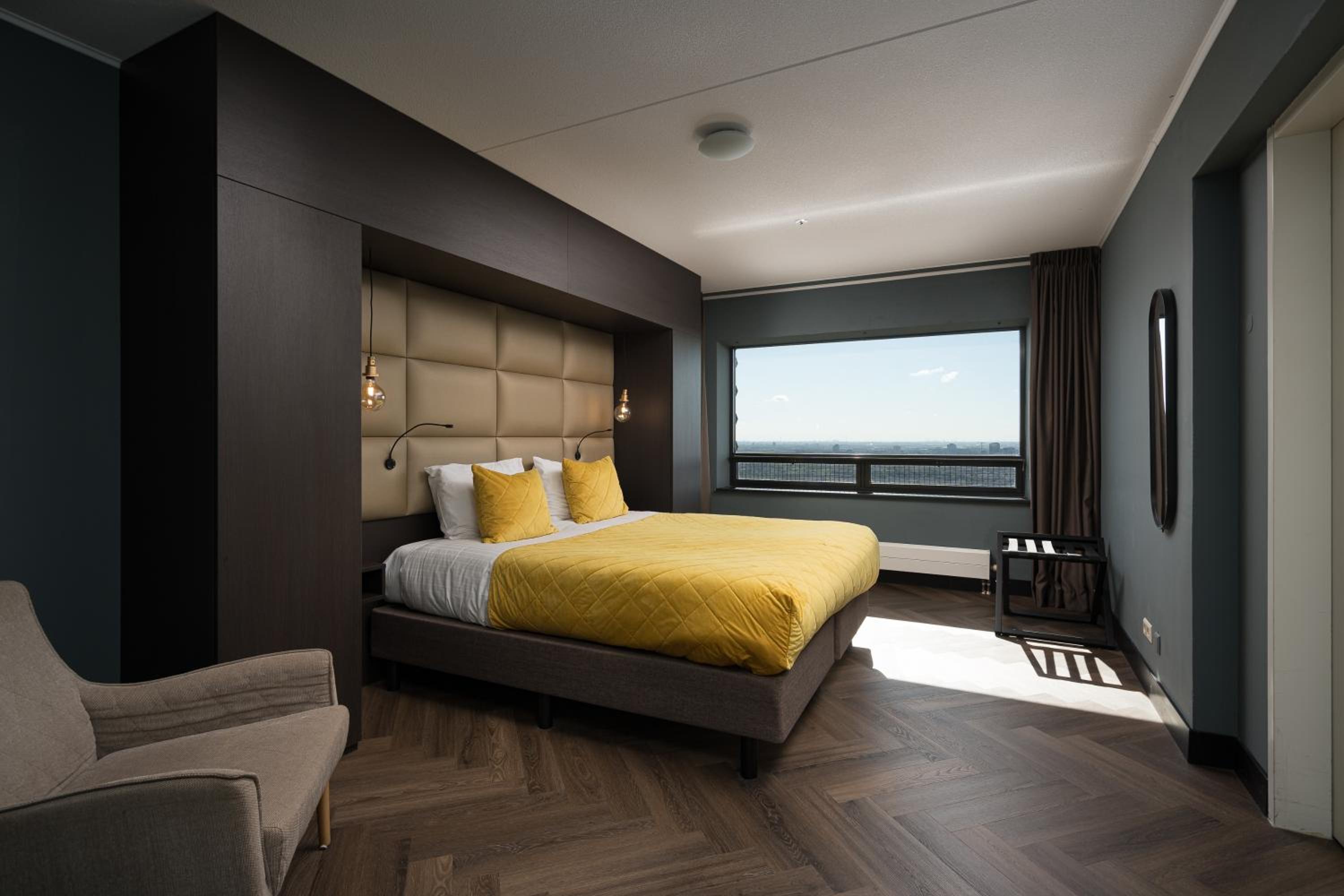Penthouse XL Top Floor (38th) Apartment Corner Sea & City View 769