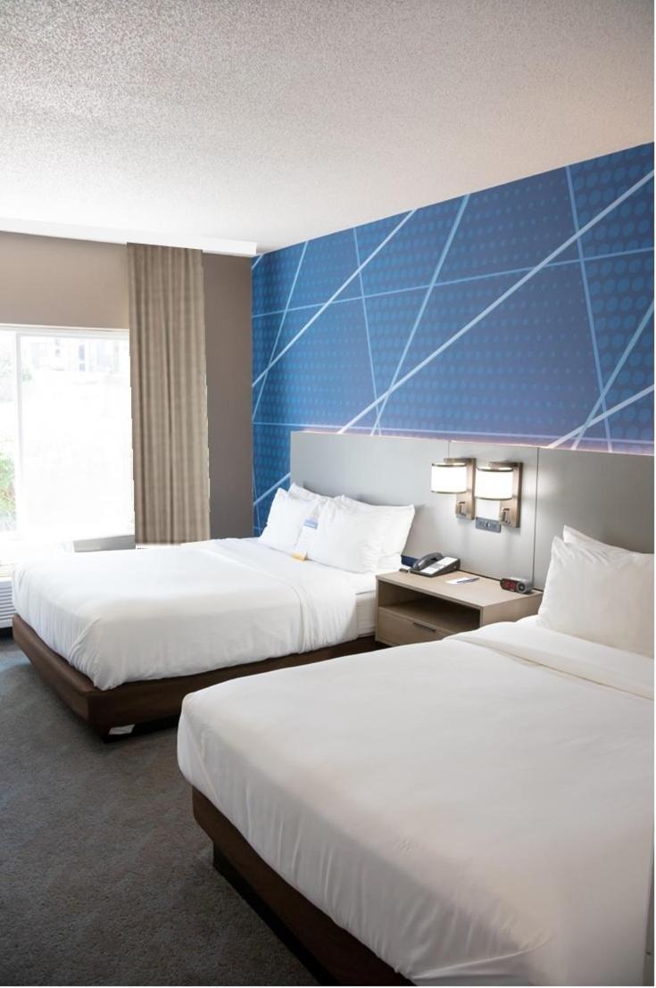 Queen Room with Two Queen Beds - Non-Smoking - Photo 31