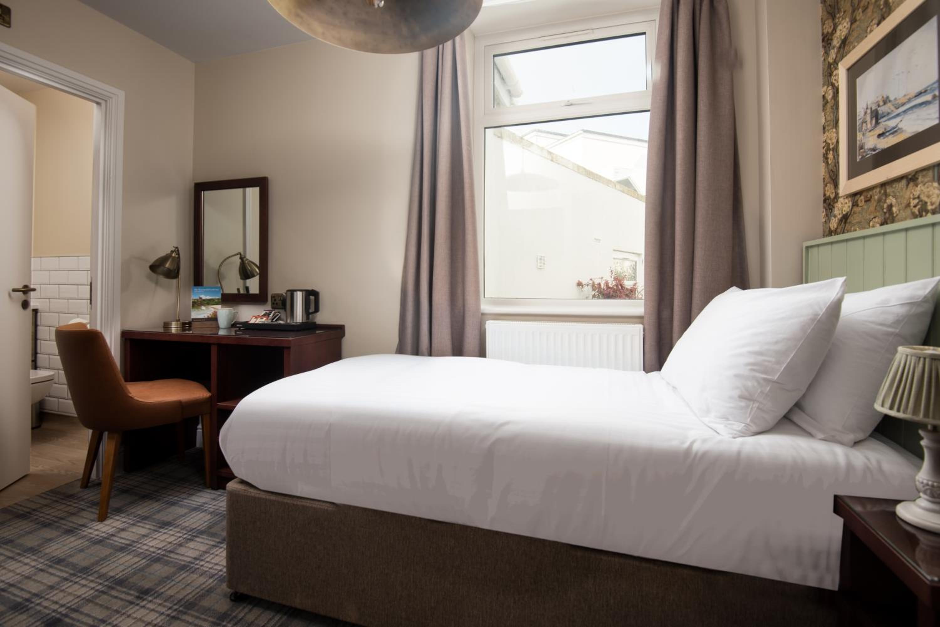 Single Room photo 2