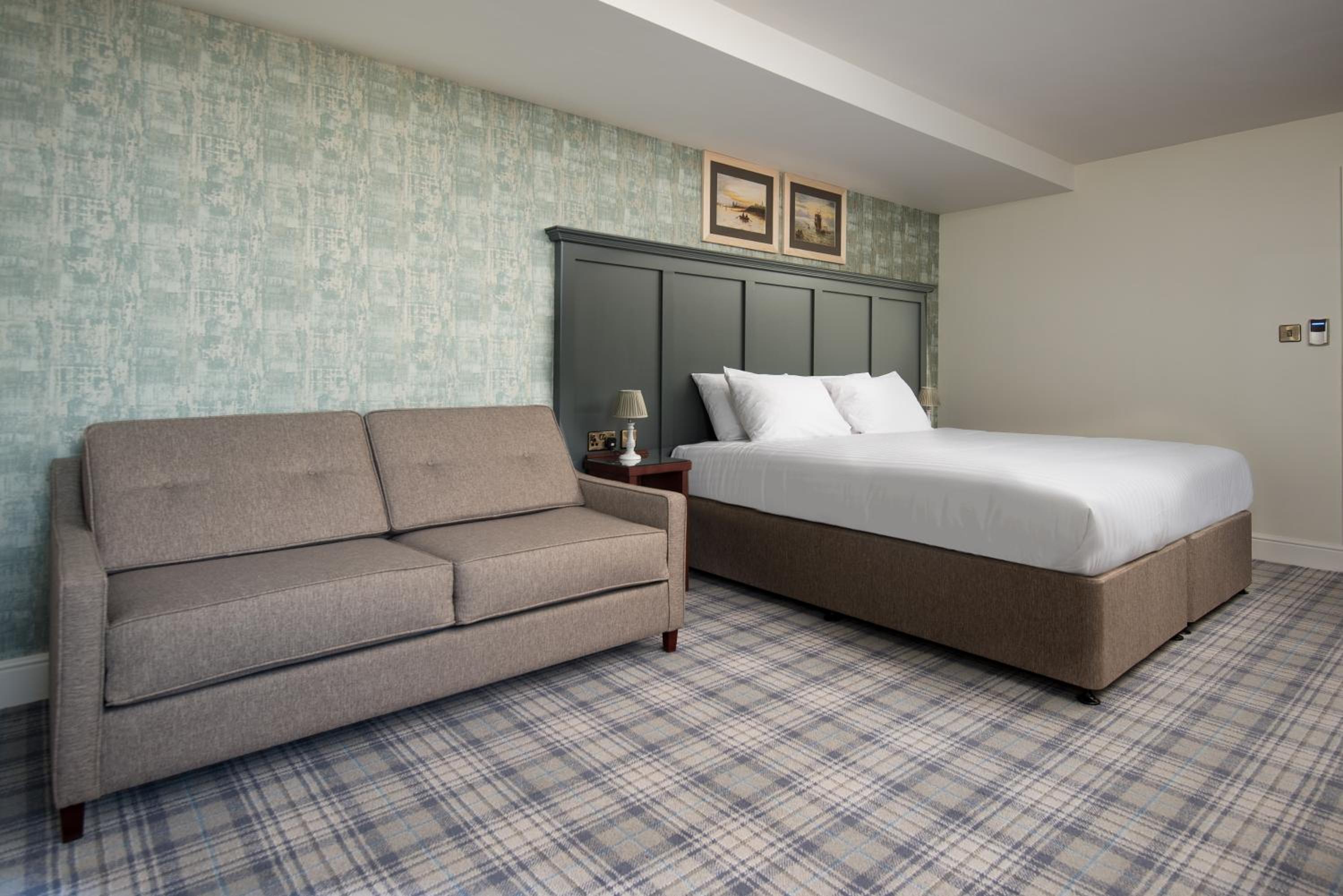 Double or Twin with Sofa Bed photo 3