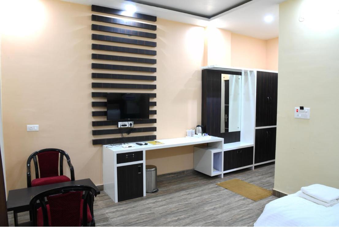 Deluxe Twin Room - Photo 12