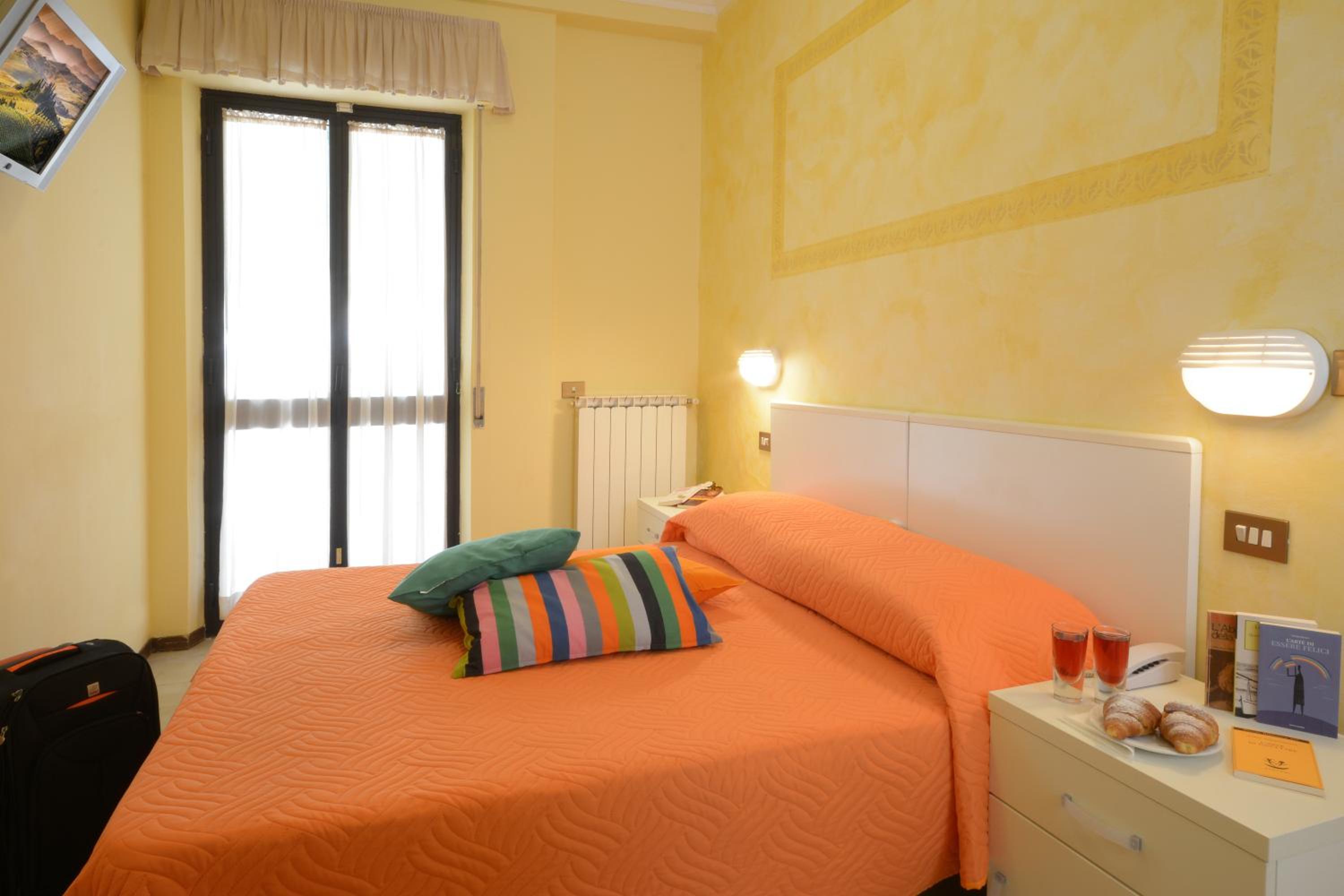 Double or Twin Room - Photo 21