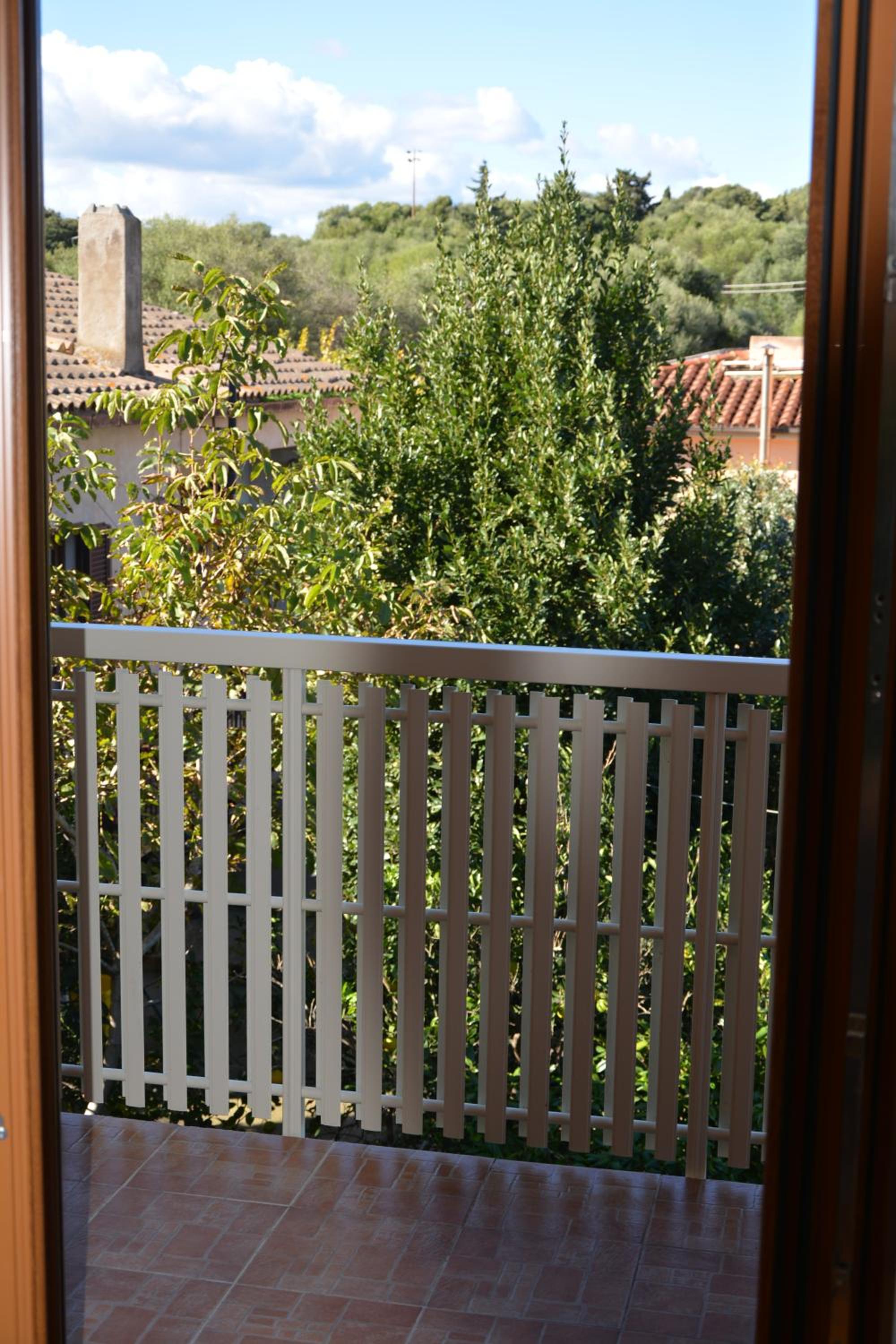 Double or Twin Room with Balcony - Photo 2