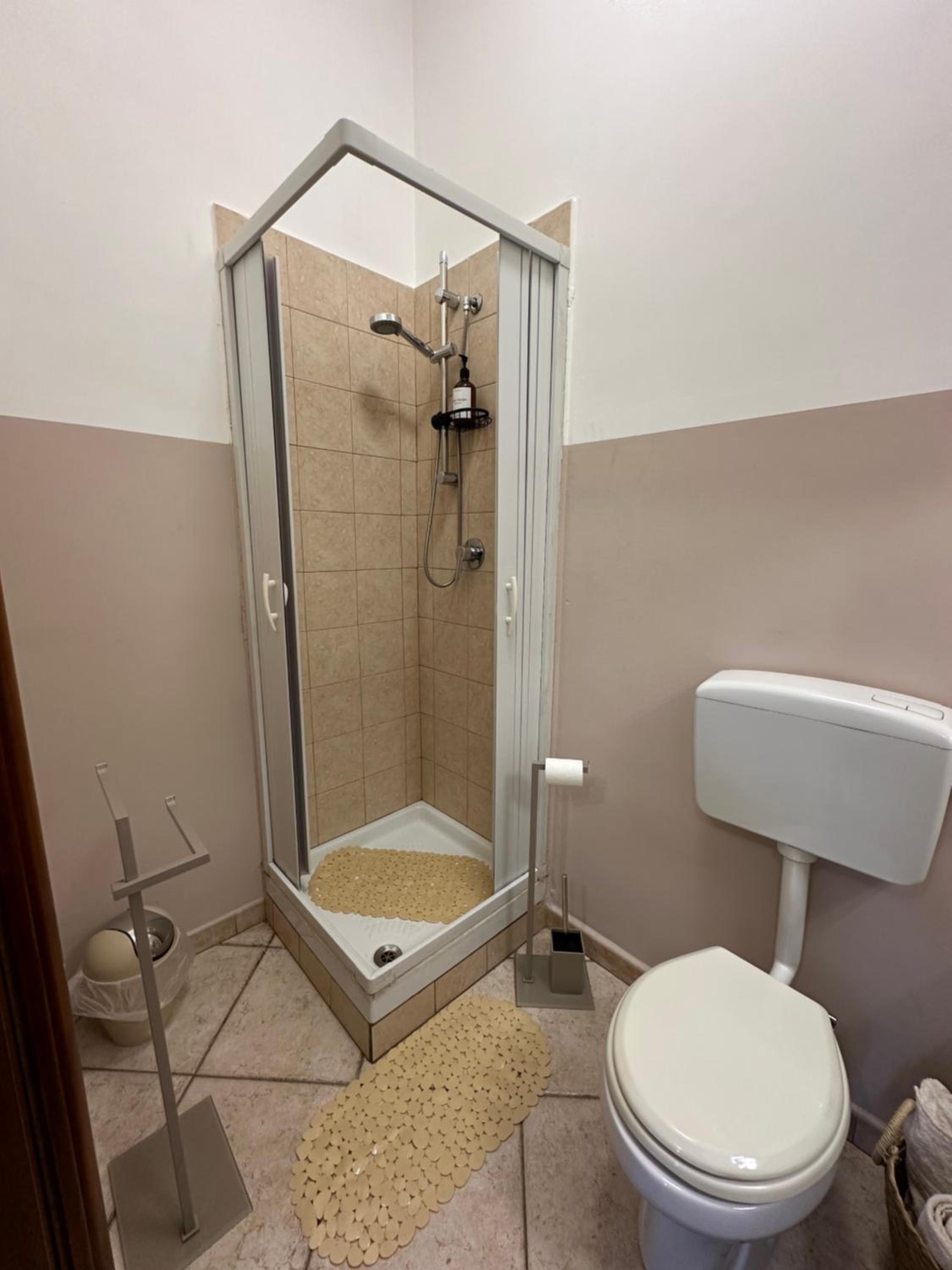Double Room - Photo 8
