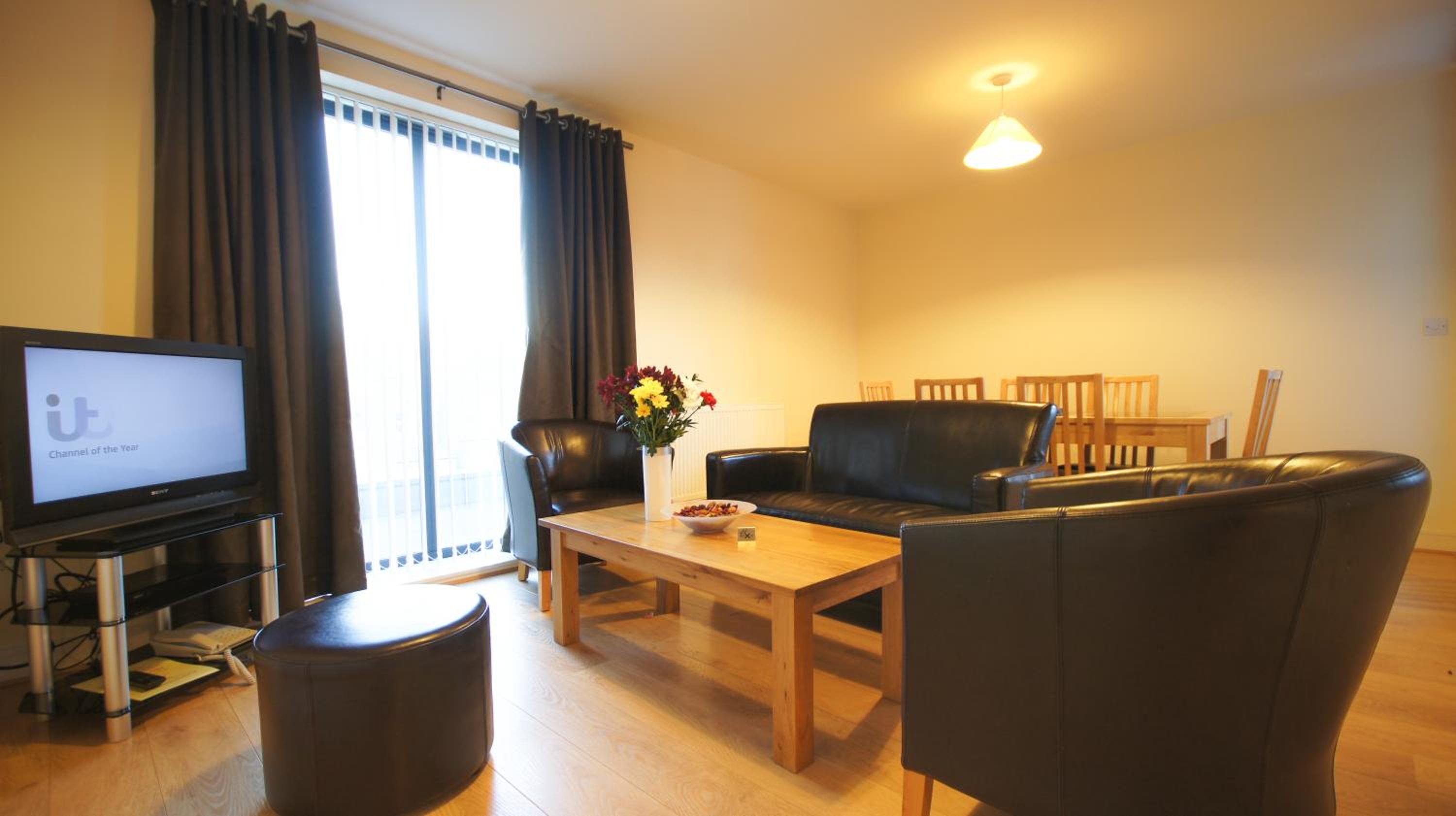 Three-Bedroom Apartment photo 2