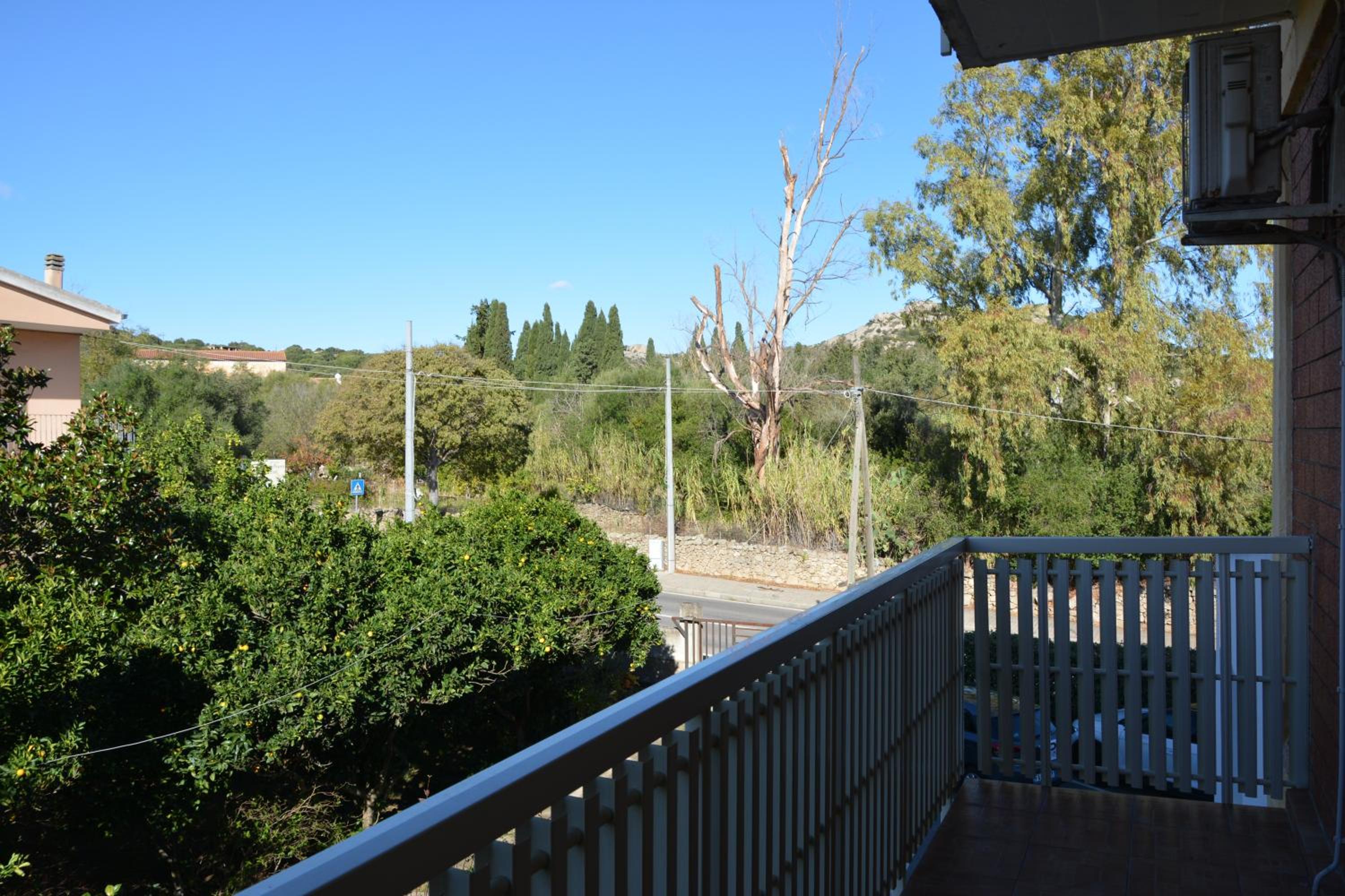 Quadruple Room with Balcony - Photo 6