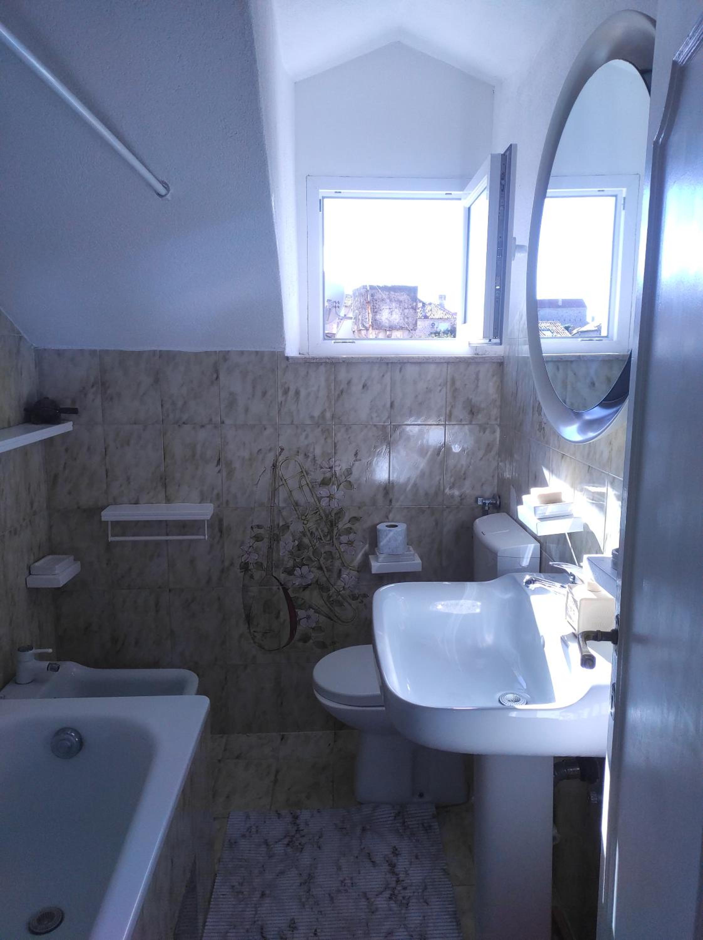 Apartment with Sea View - Photo 29