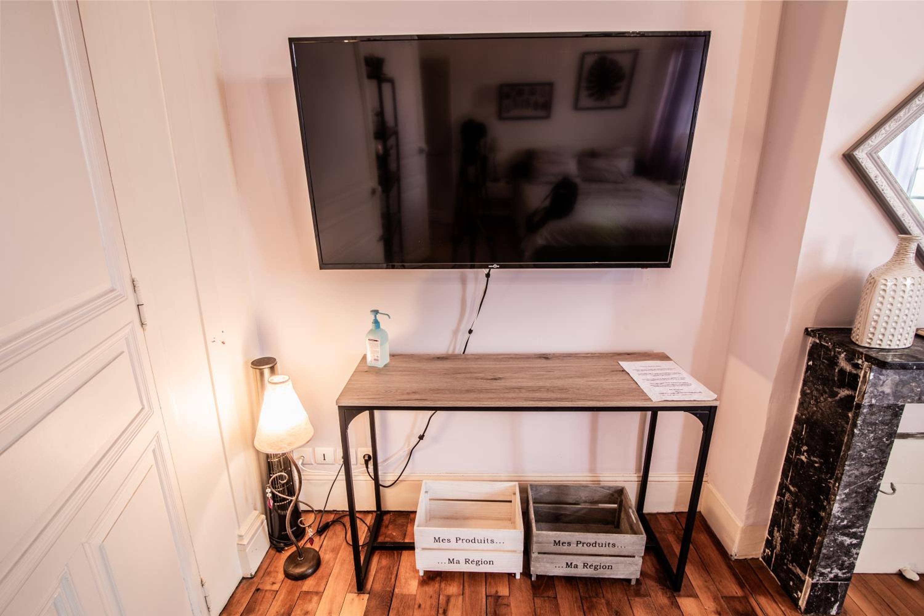 Studio Apartment - Photo 32