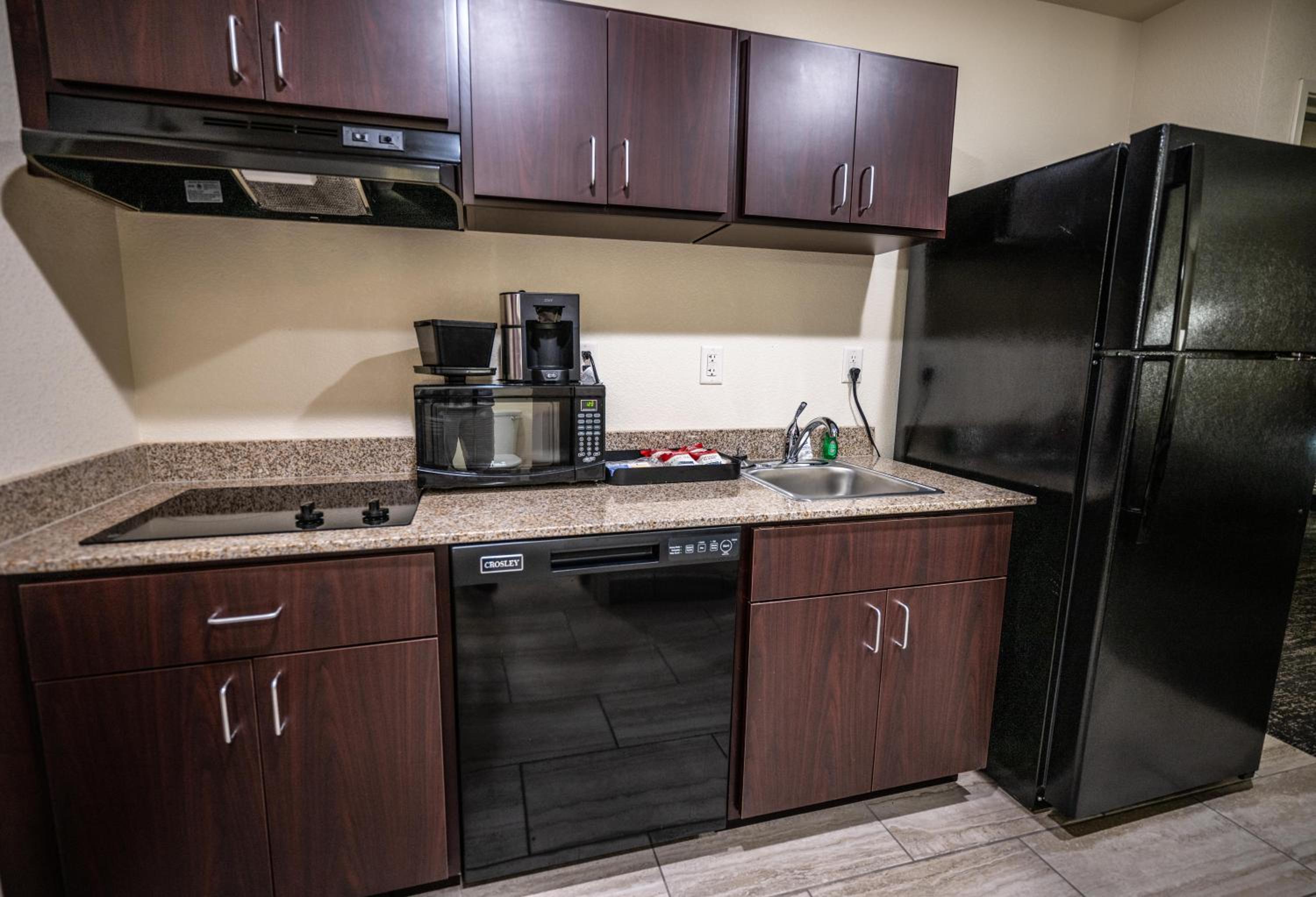 One-Bedroom Suite - Photo 5