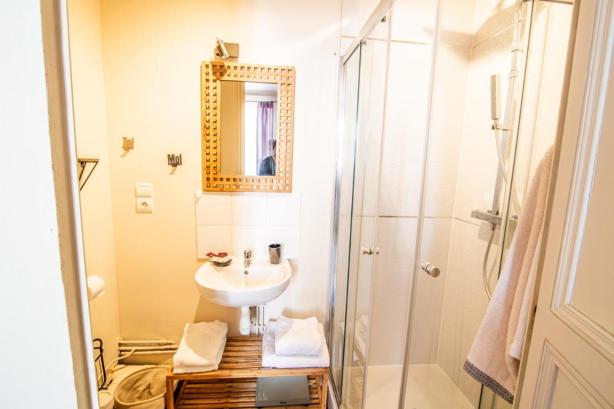 Studio Apartment - Photo 39
