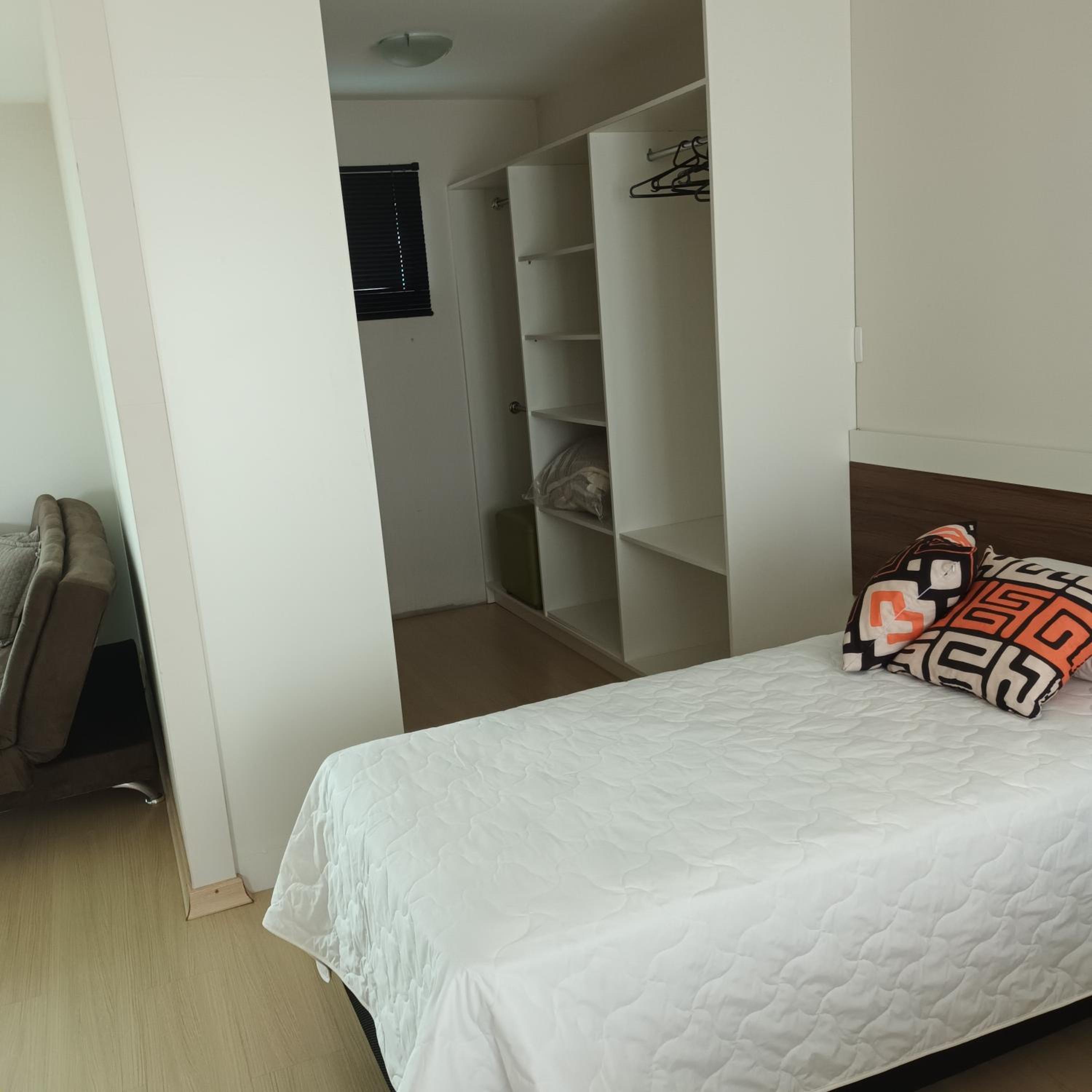 Deluxe Suite with Sea View - Photo 3