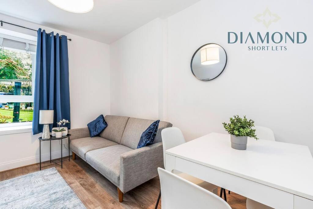 Two-Bedroom Apartment photo 2
