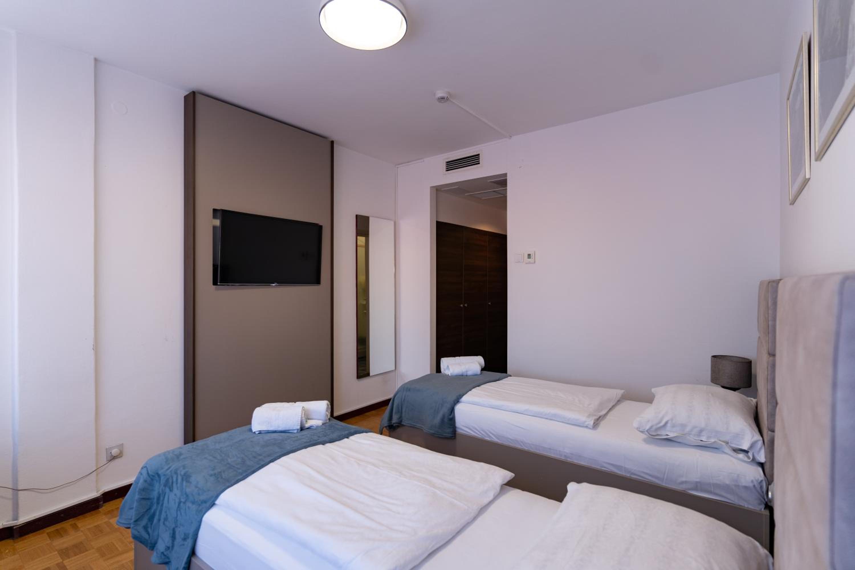 Double or Twin Room - Photo 9