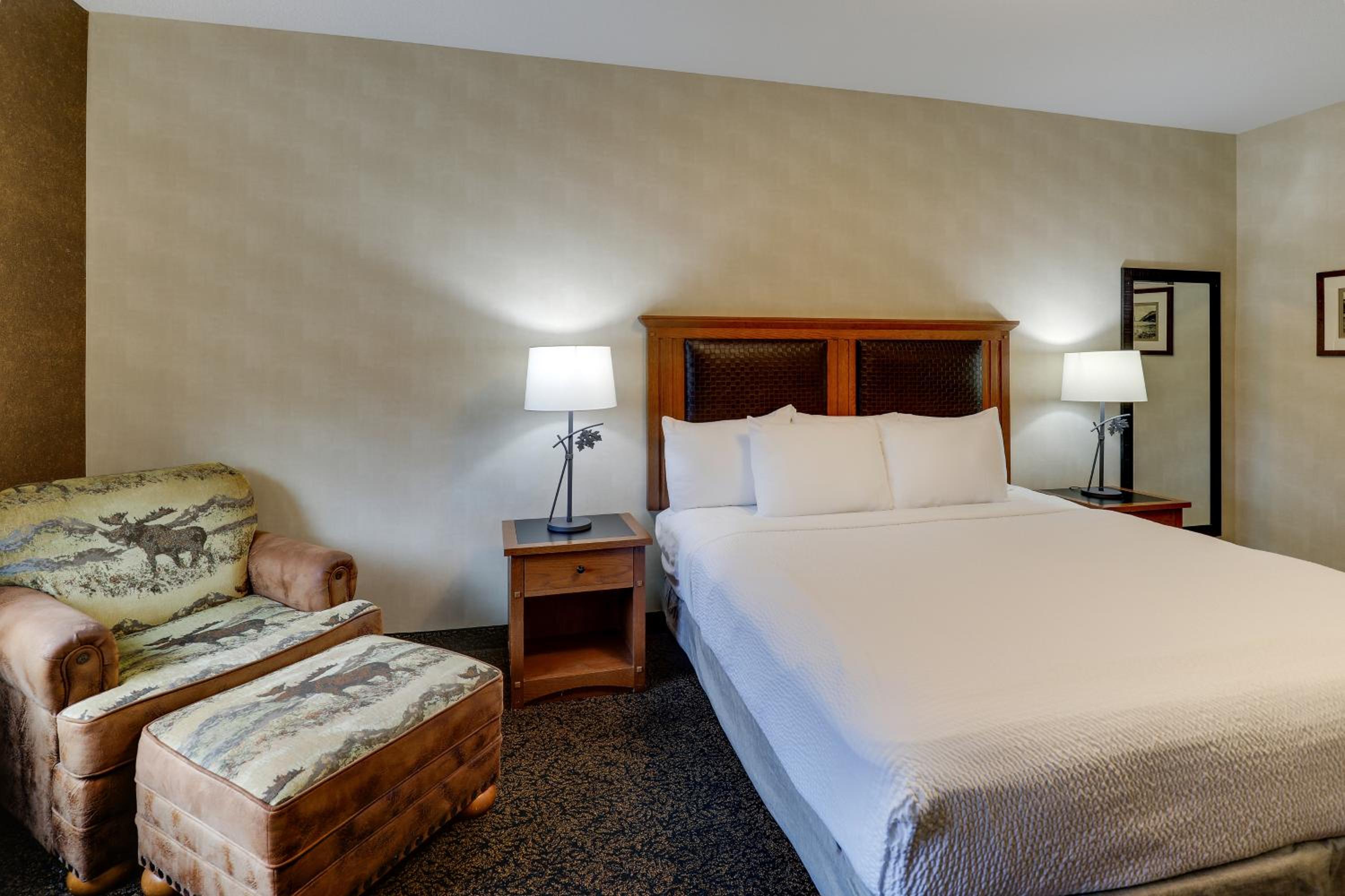 Deluxe King Room - Photo 3