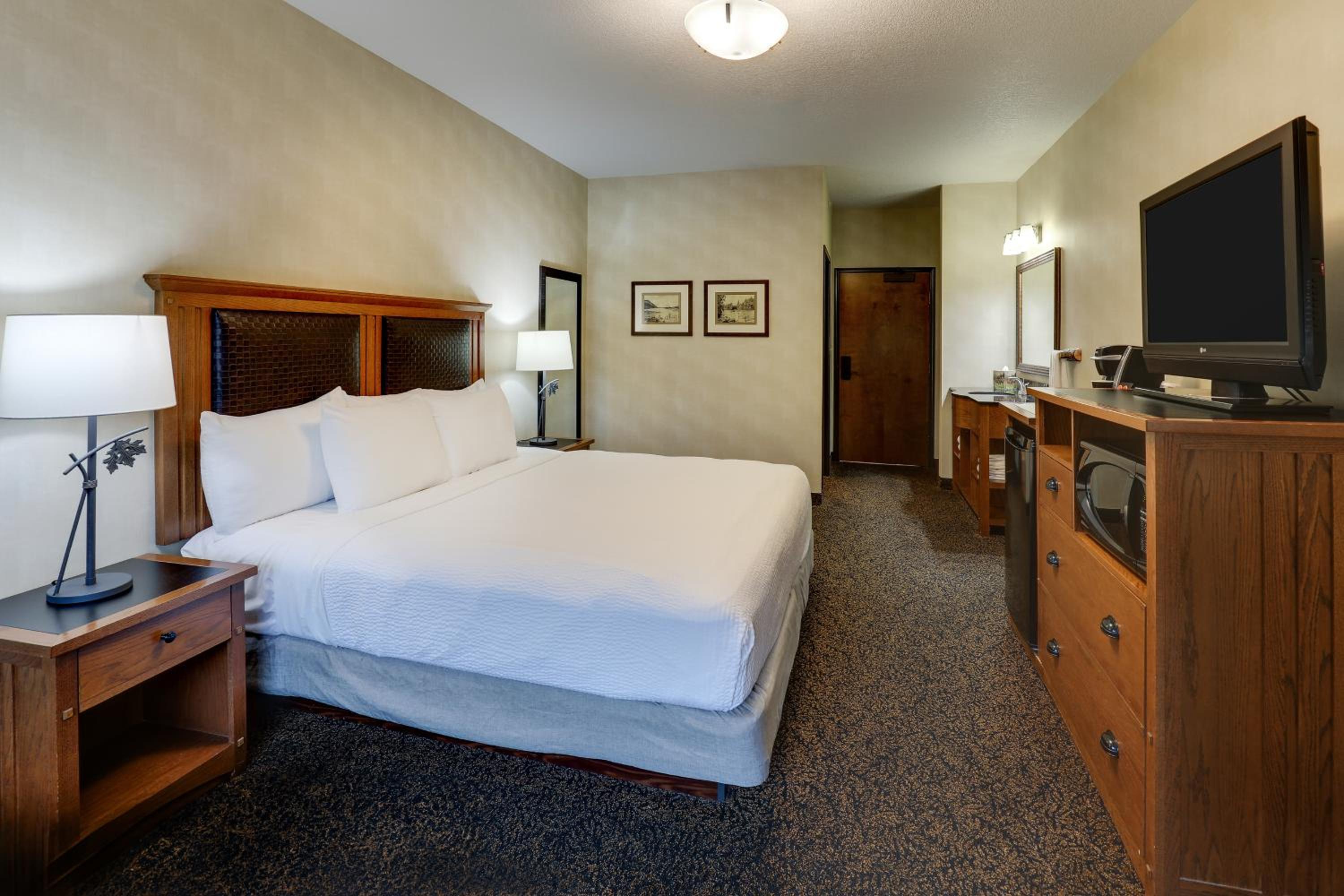 Deluxe King Room - Photo 4