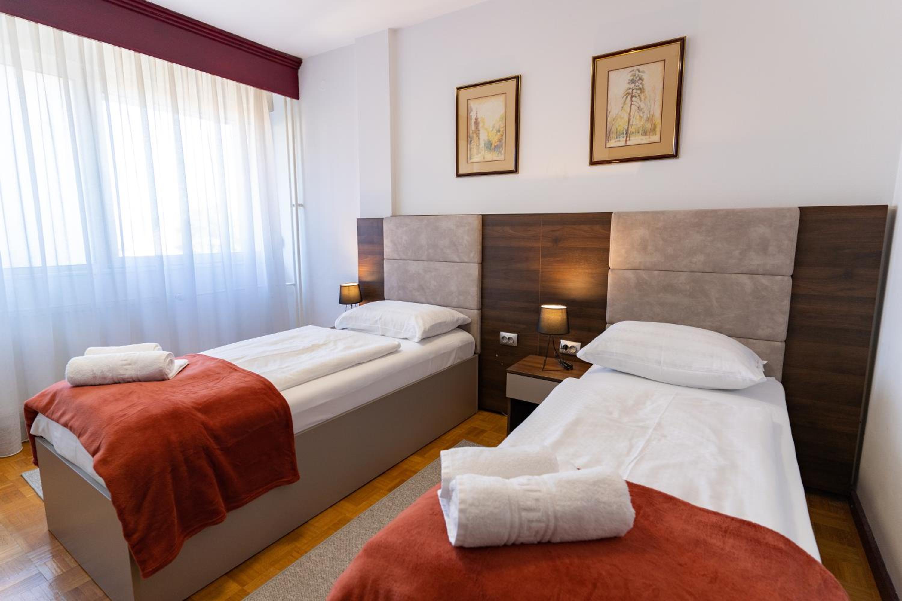 Double or Twin Room - Photo 5