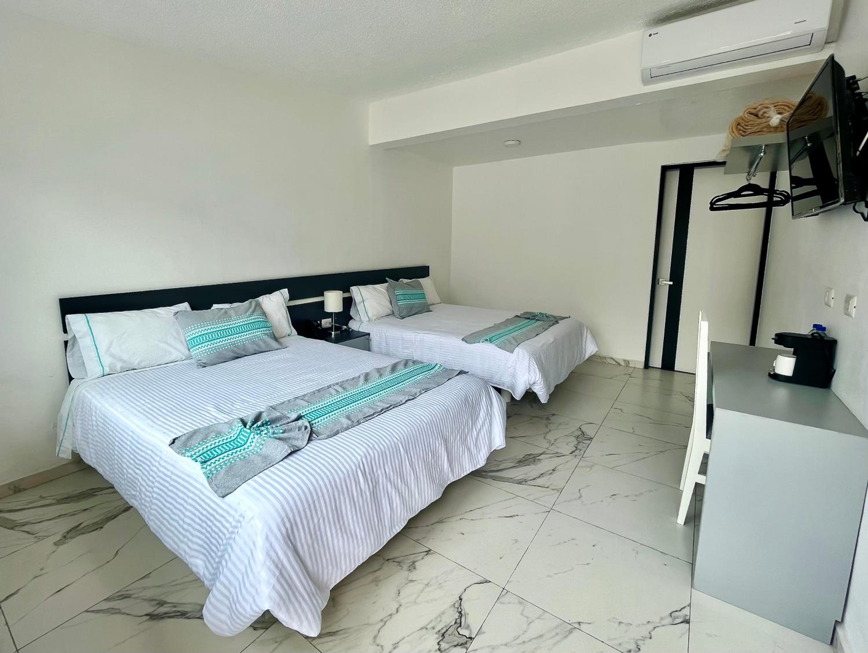 Twin Room - Photo 1