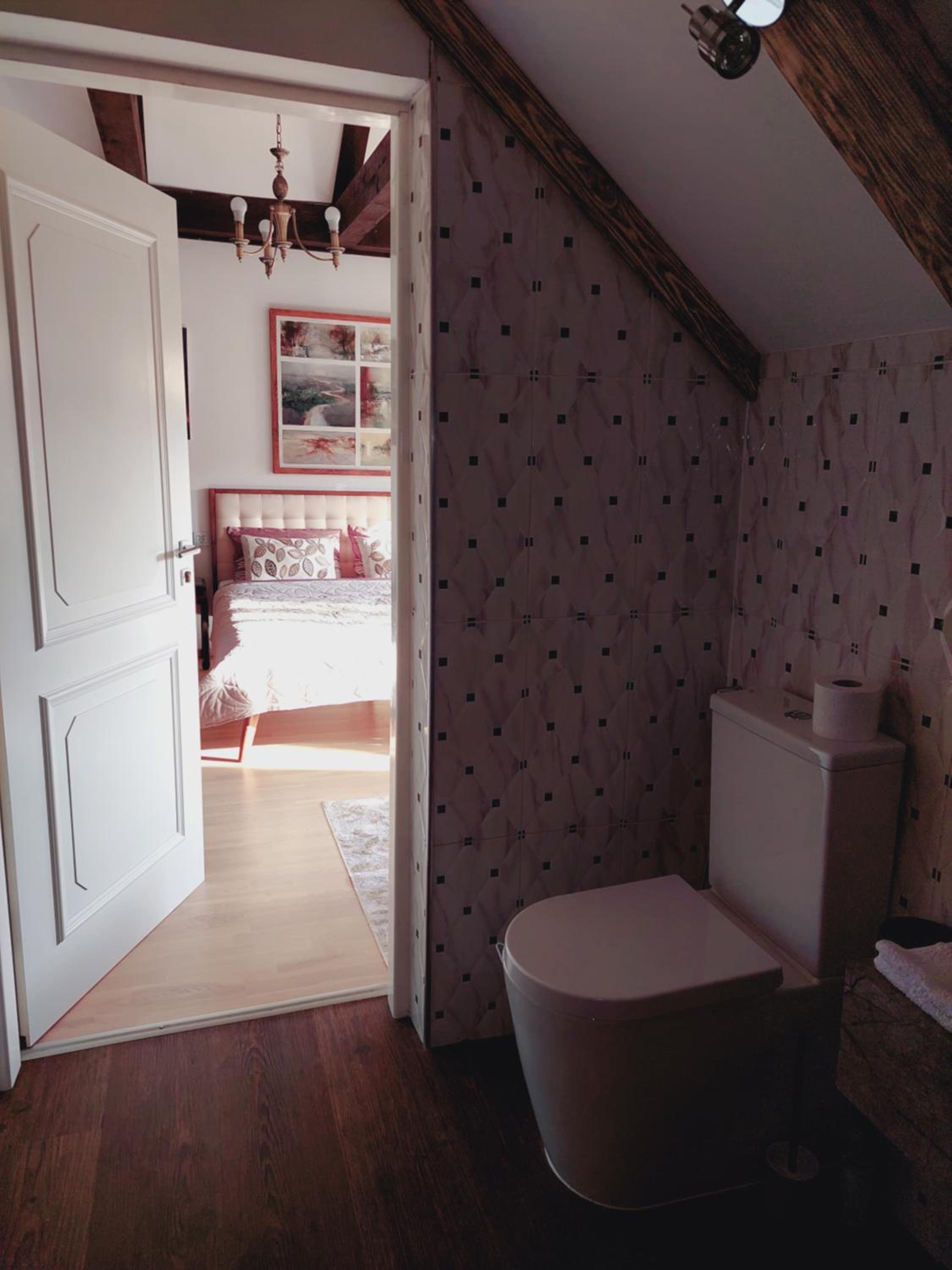One-Bedroom Apartment - Photo 3