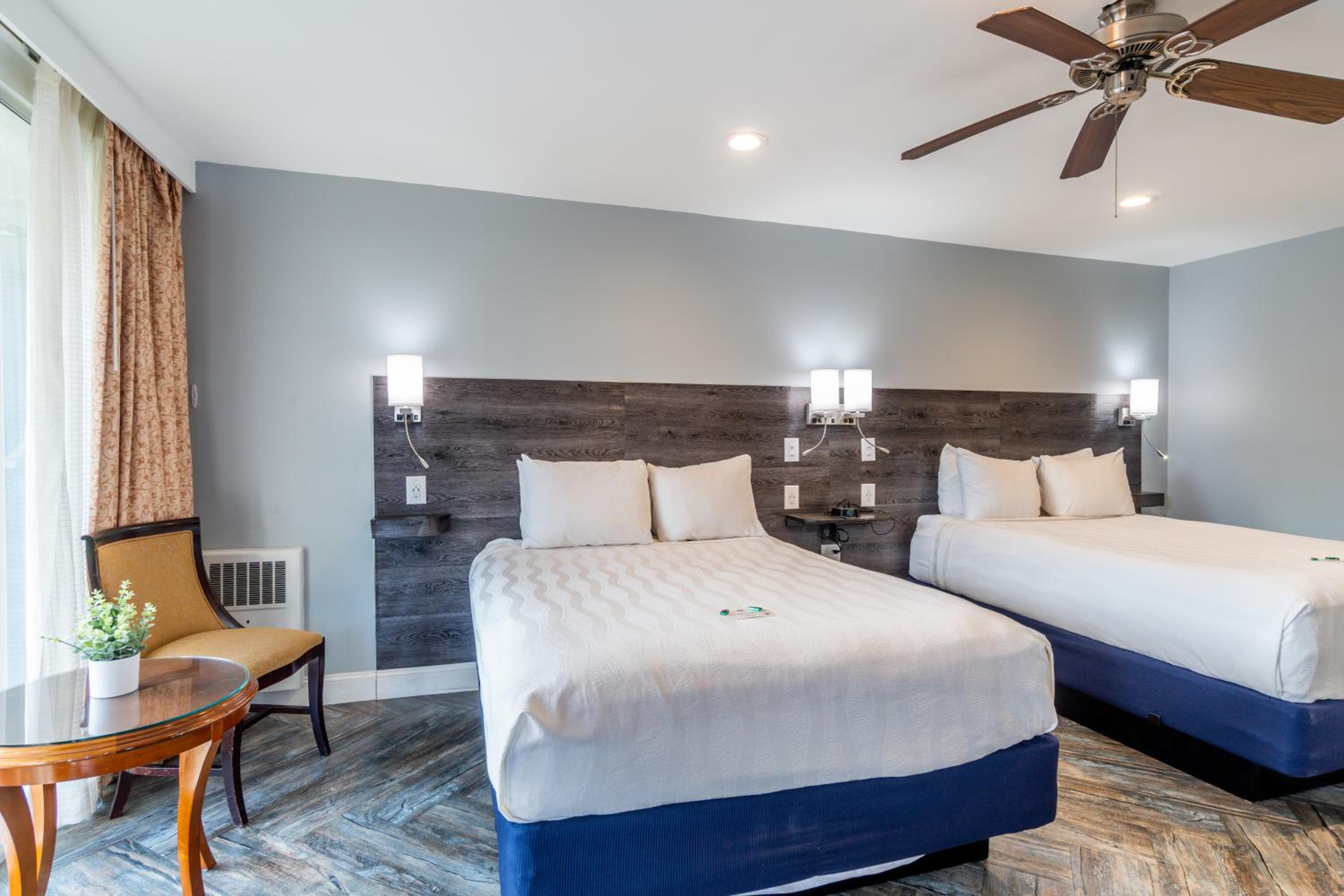 Classic Room, 2 Queen Beds - Photo 6