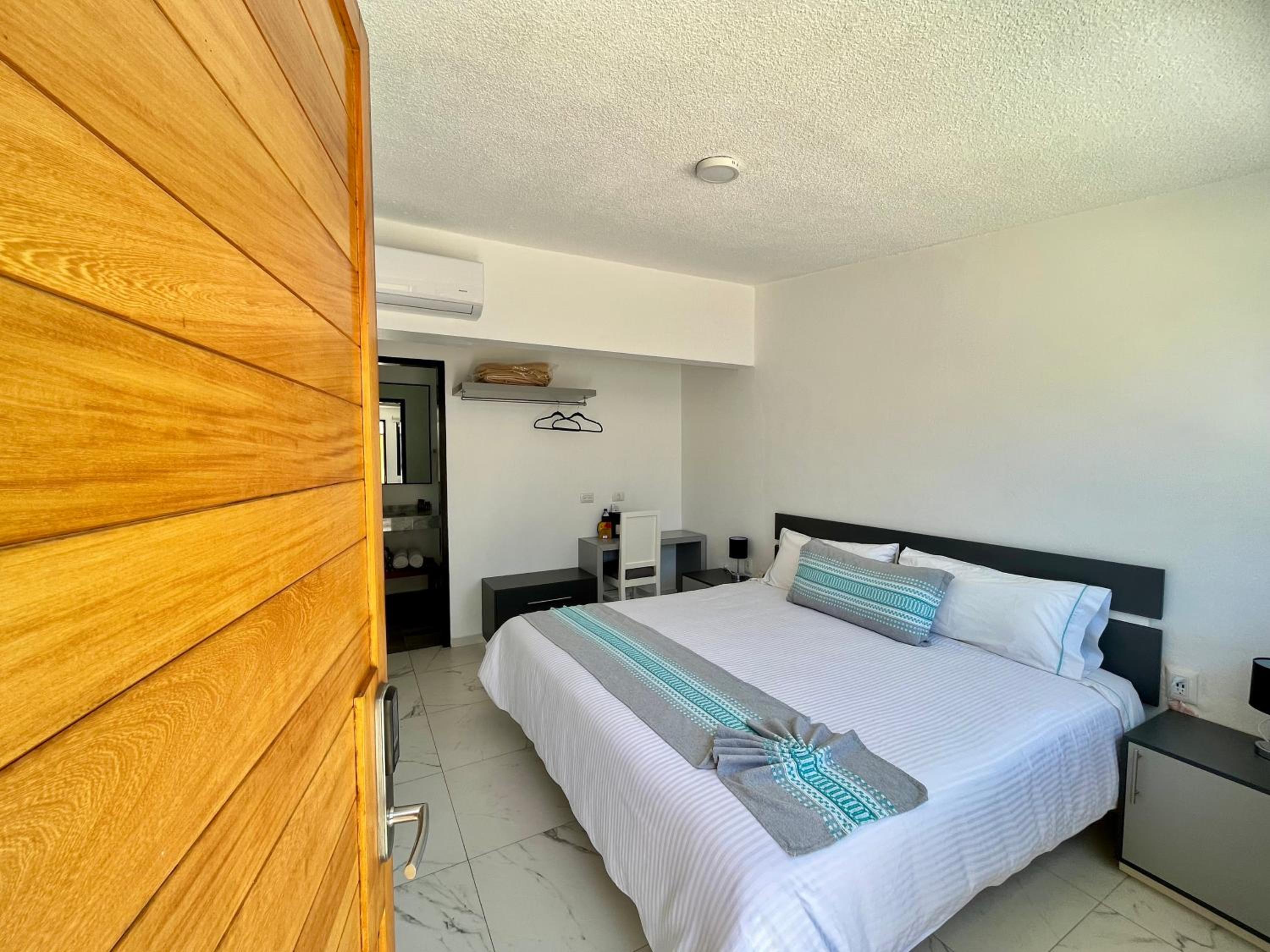Double Room - Photo 2