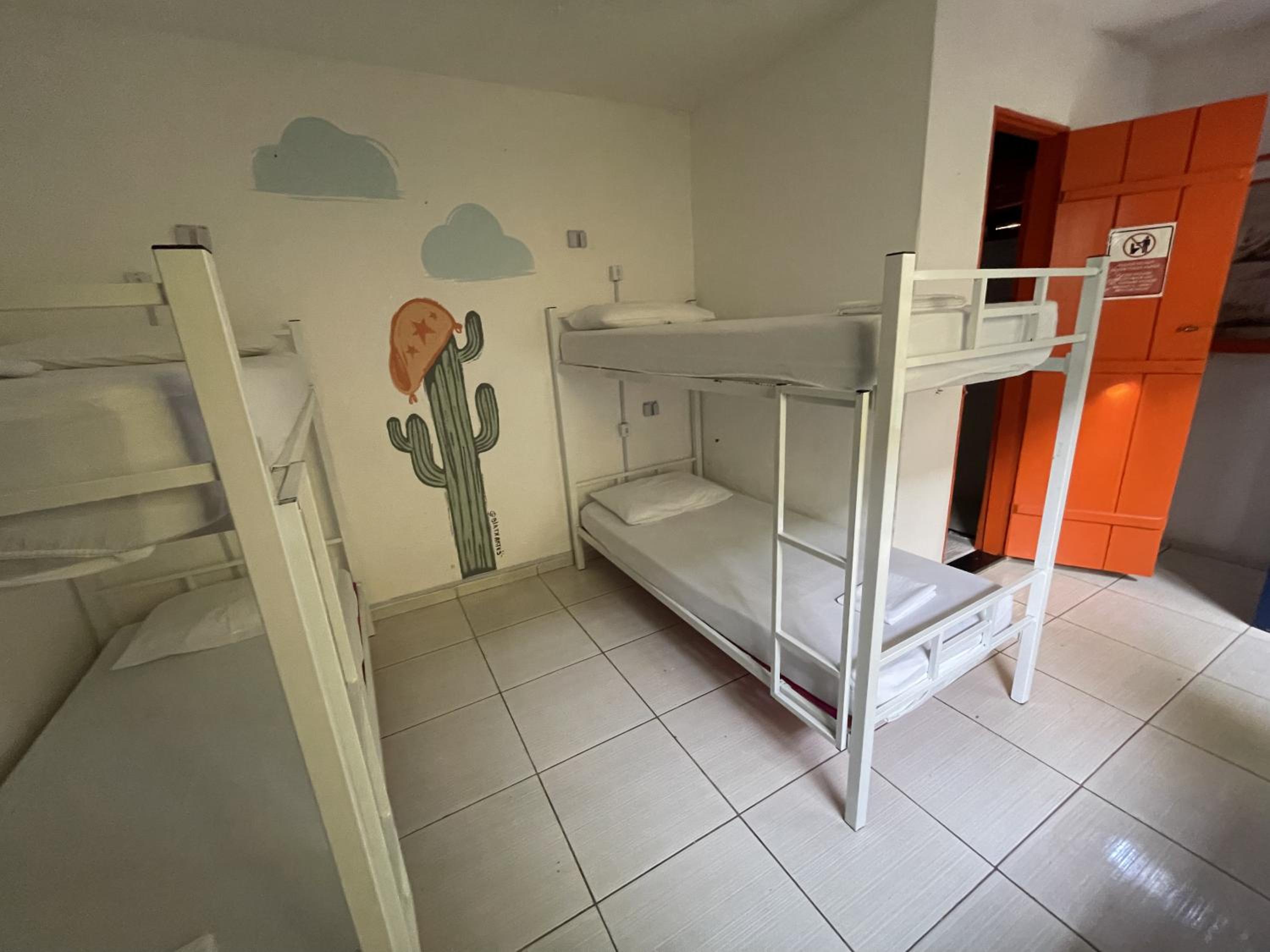 Bed in 4-Bed Mixed Dormitory Room photo 2