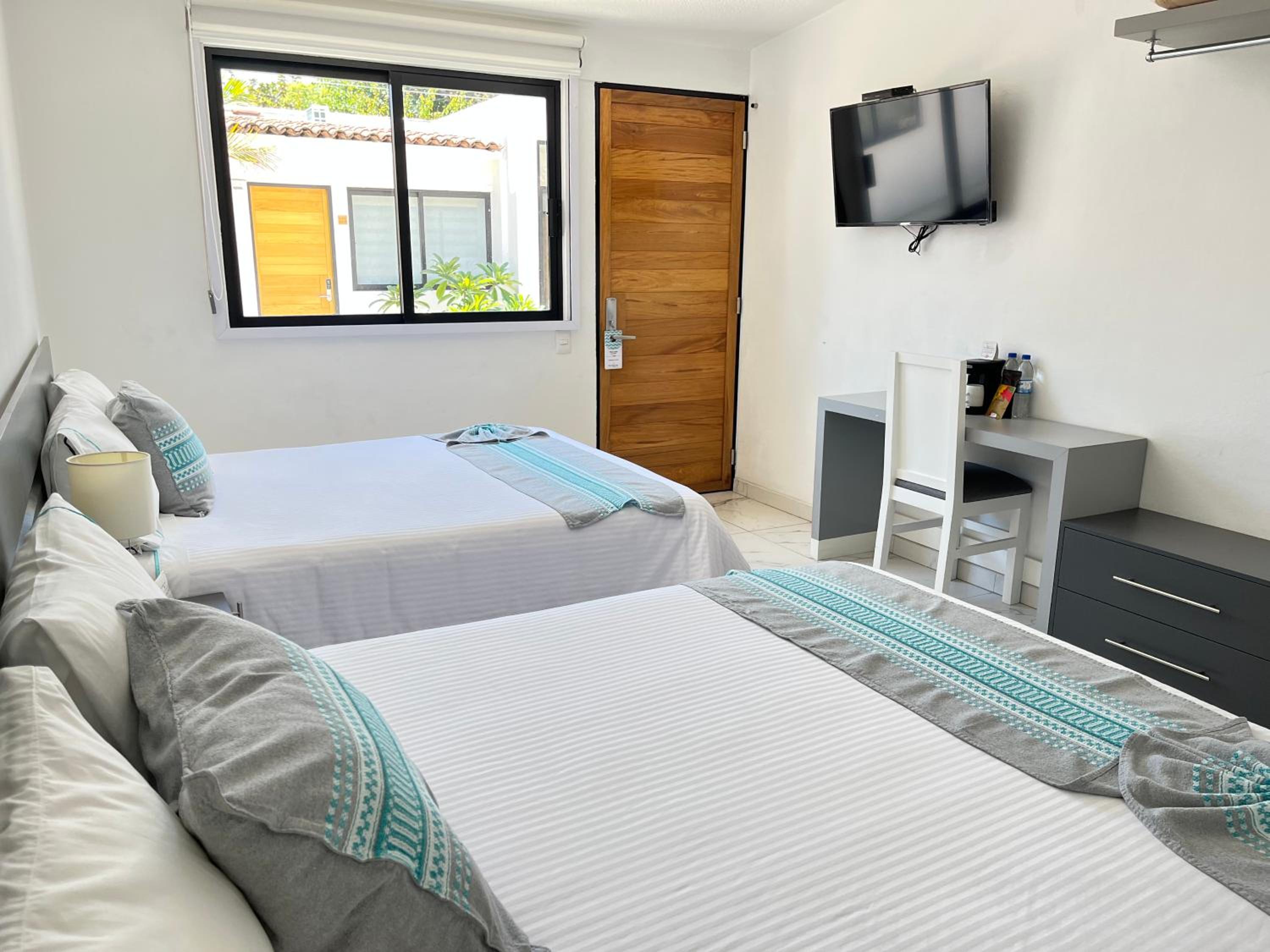 Twin Room - Photo 6