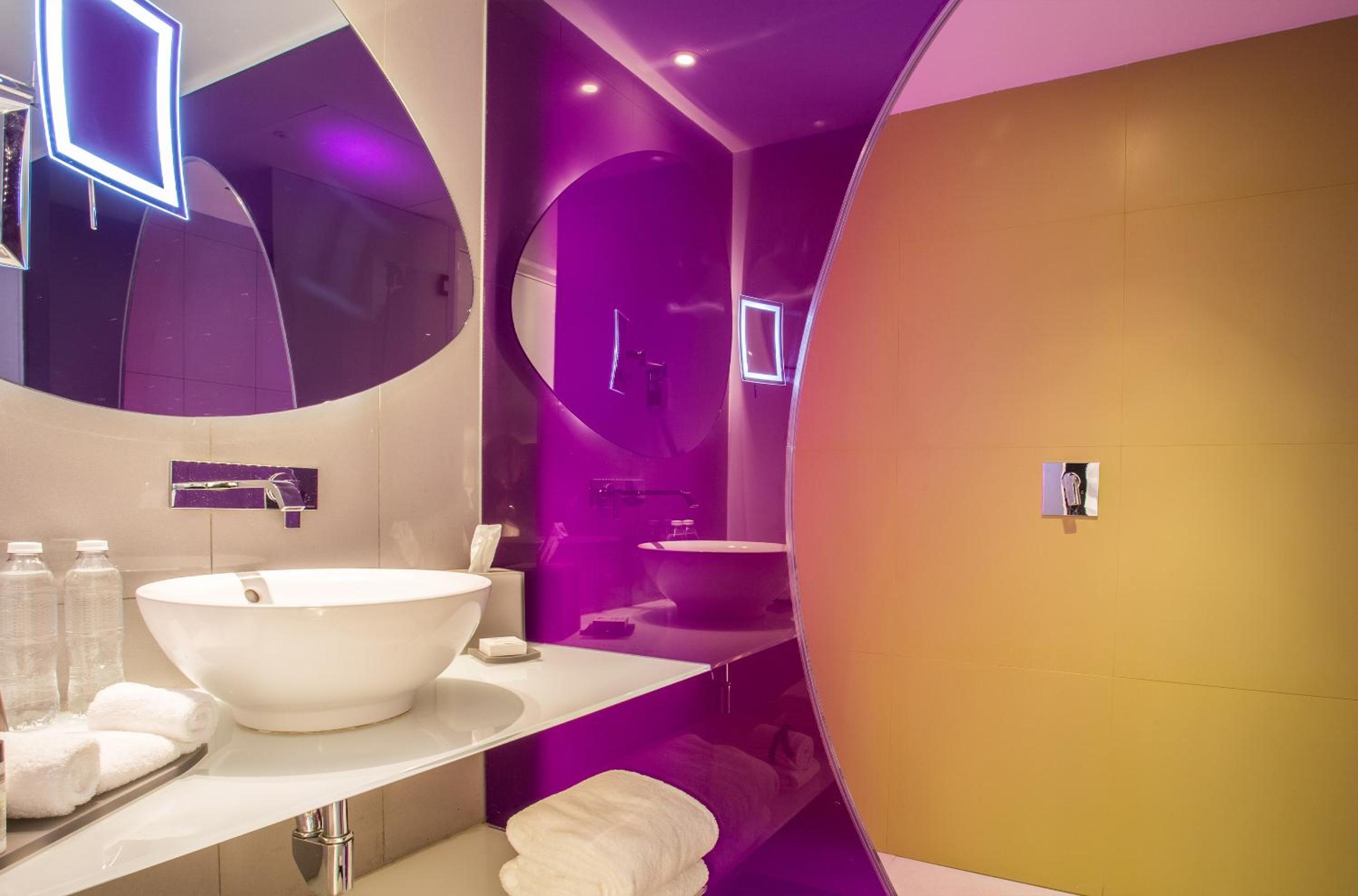 Trendy Ocean View Playful Experience