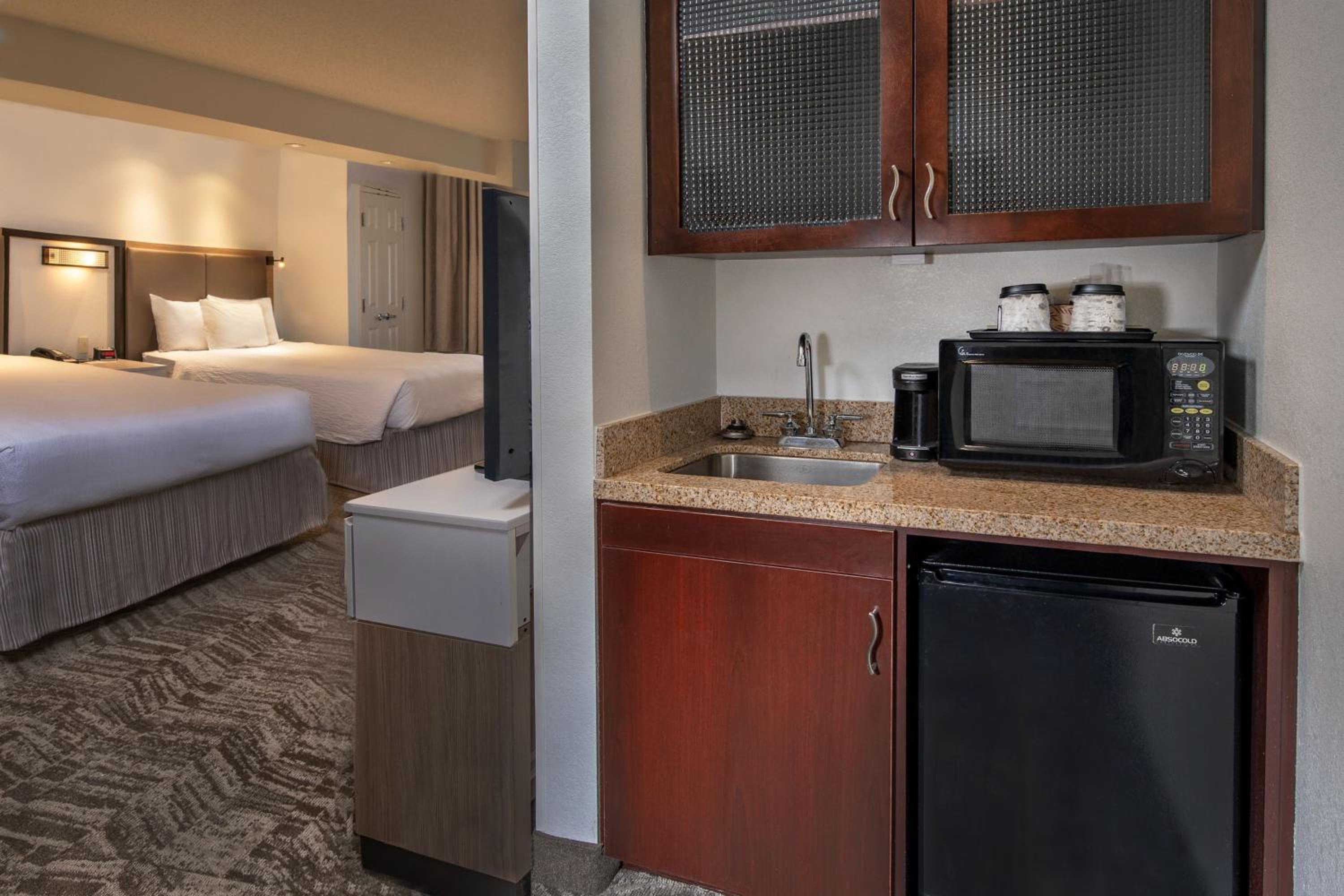 Queen Suite - Photo 4