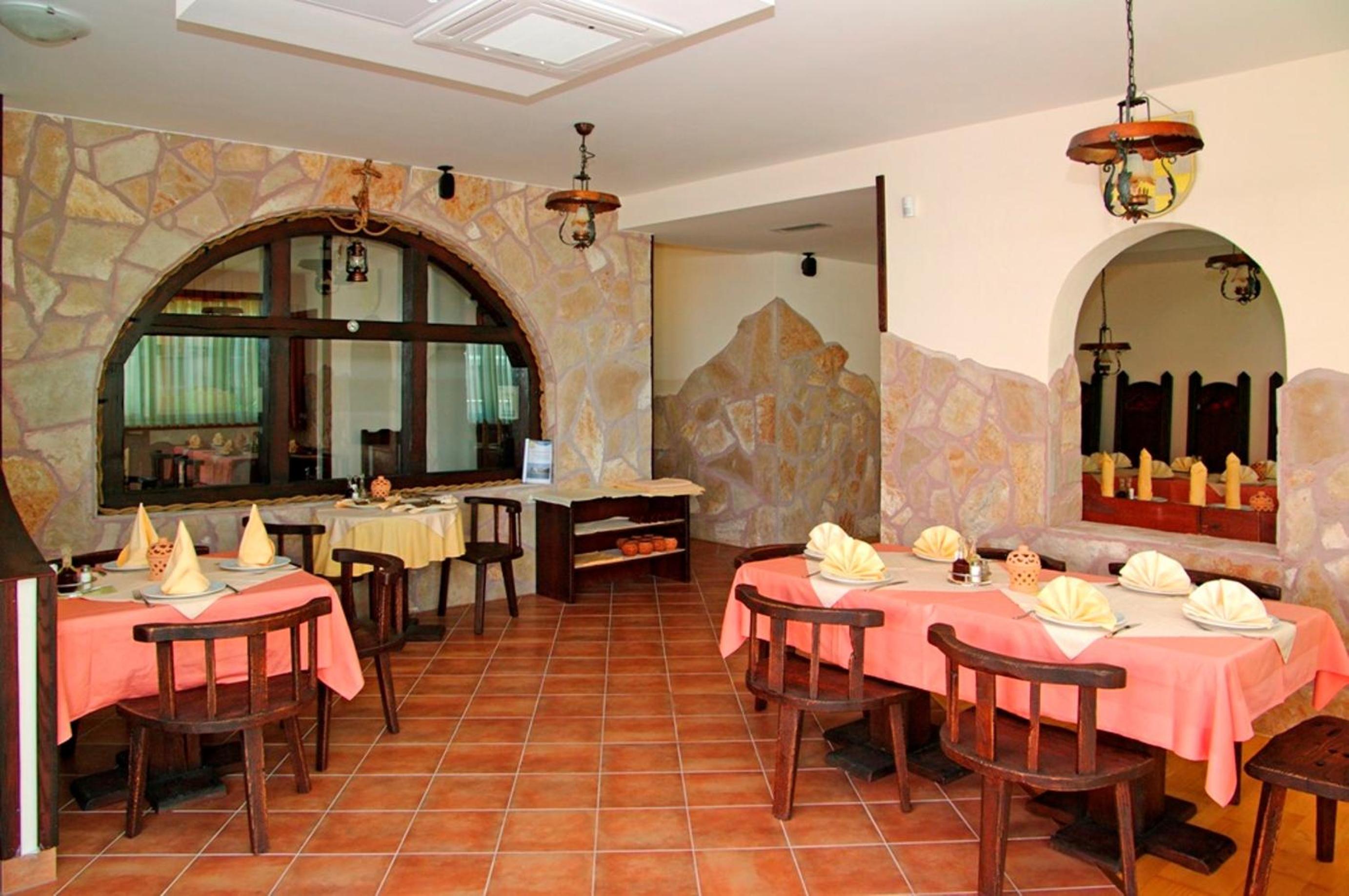 Two-Bedroom Apartment with Balcony and Sea View photo 2