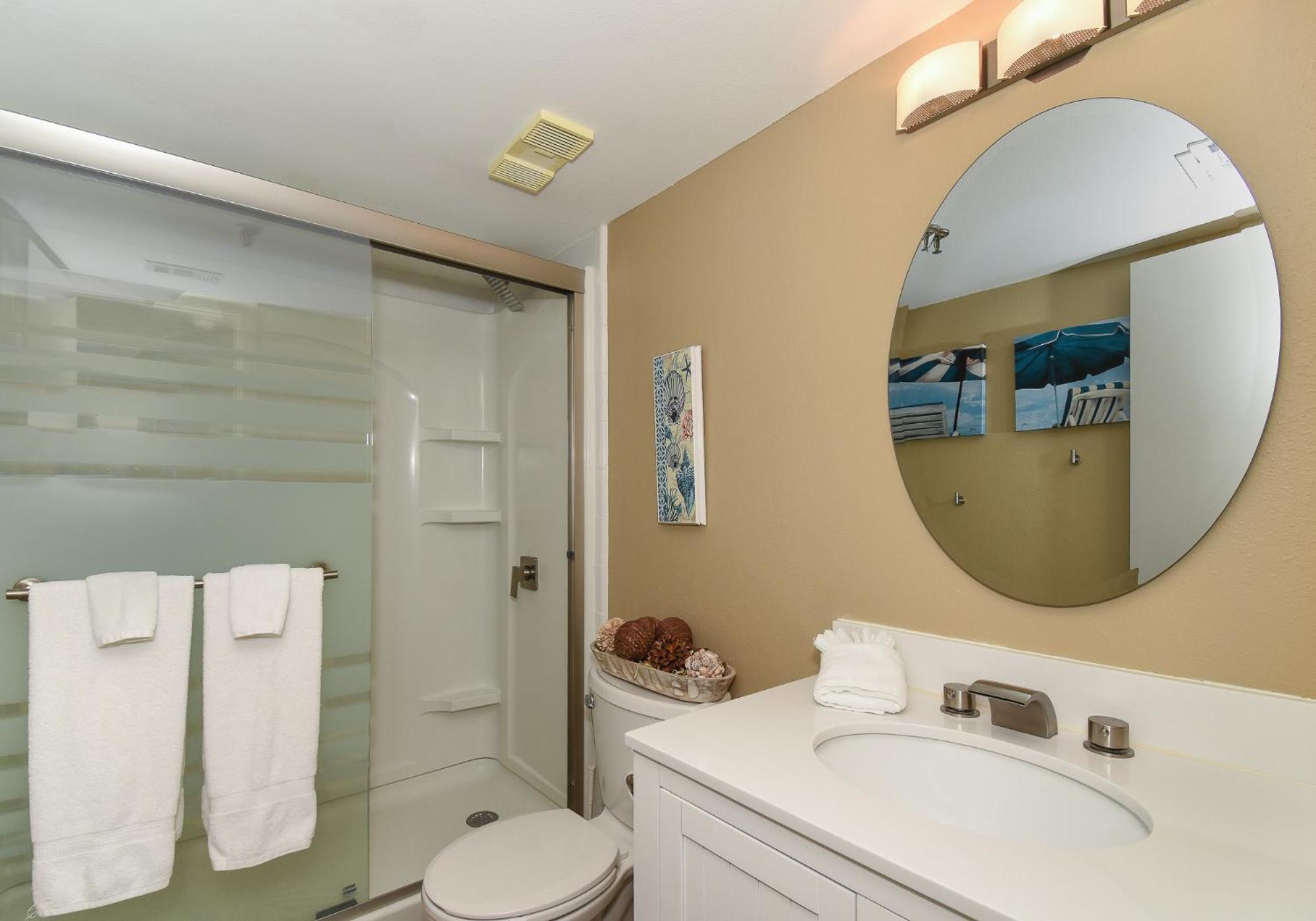 Three-Bedroom Apartment photo 2