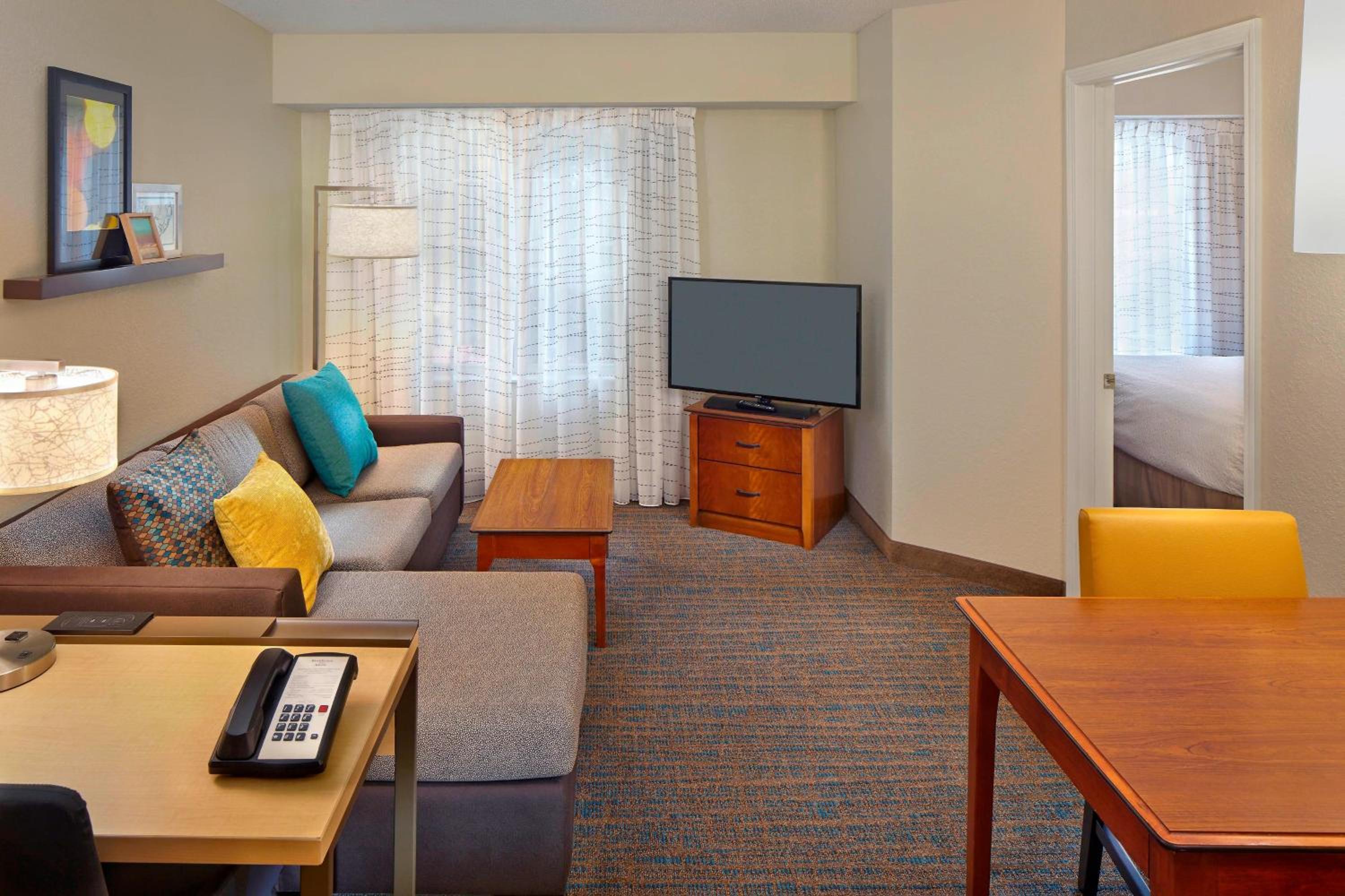 One-Bedroom Queen Suite with Sofa Bed - Photo 5