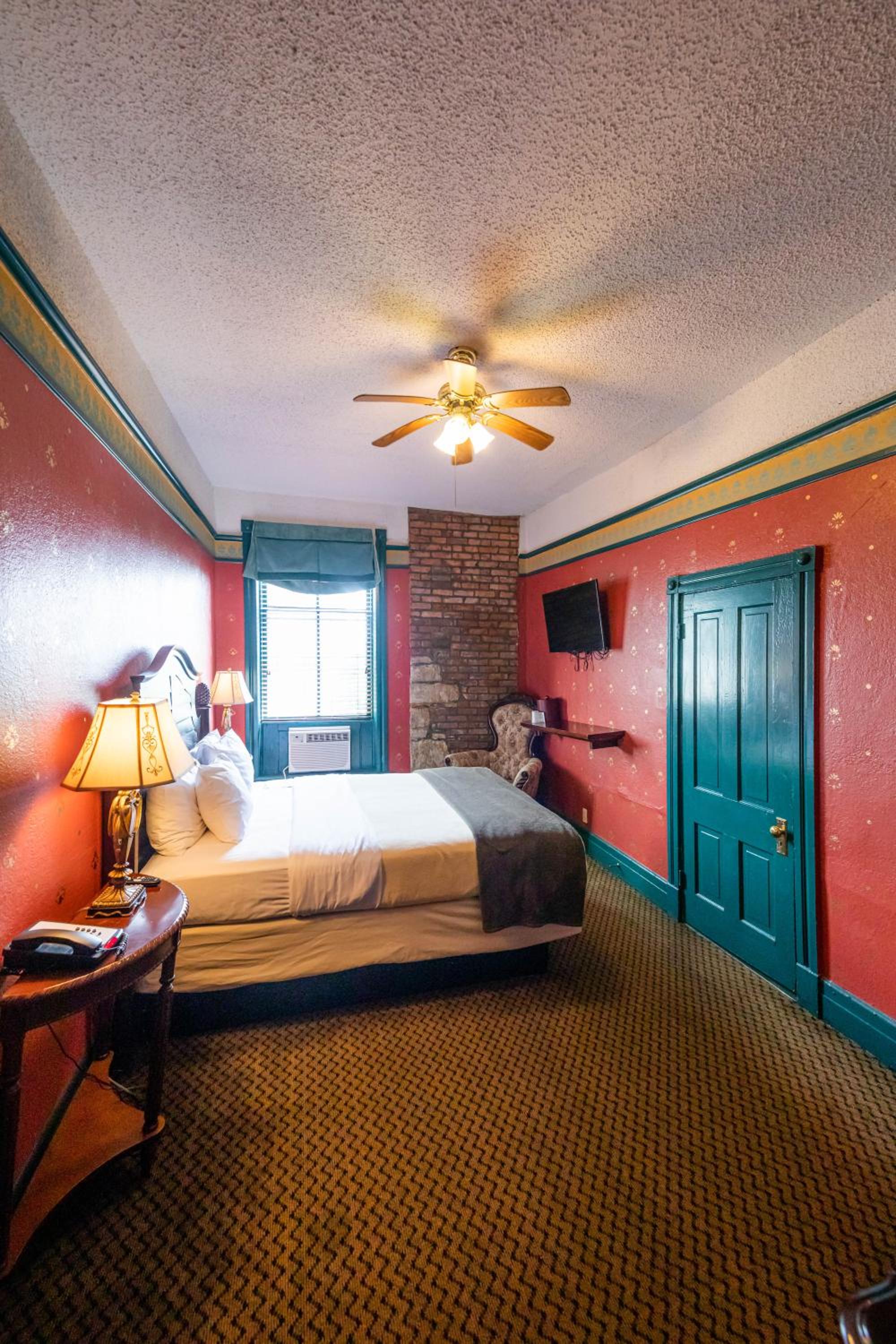 Standard Queen Room - Photo 3