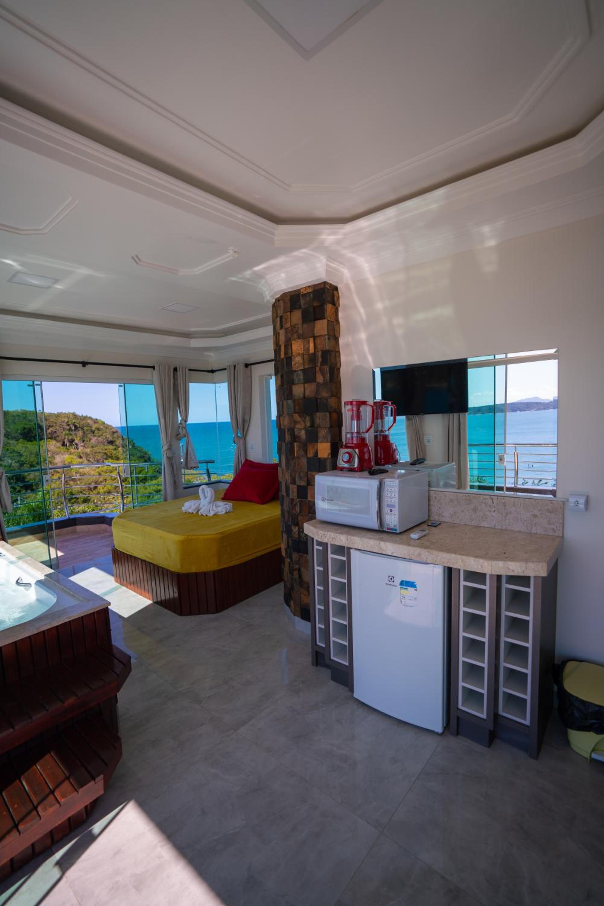 Deluxe Suite with Sea View
