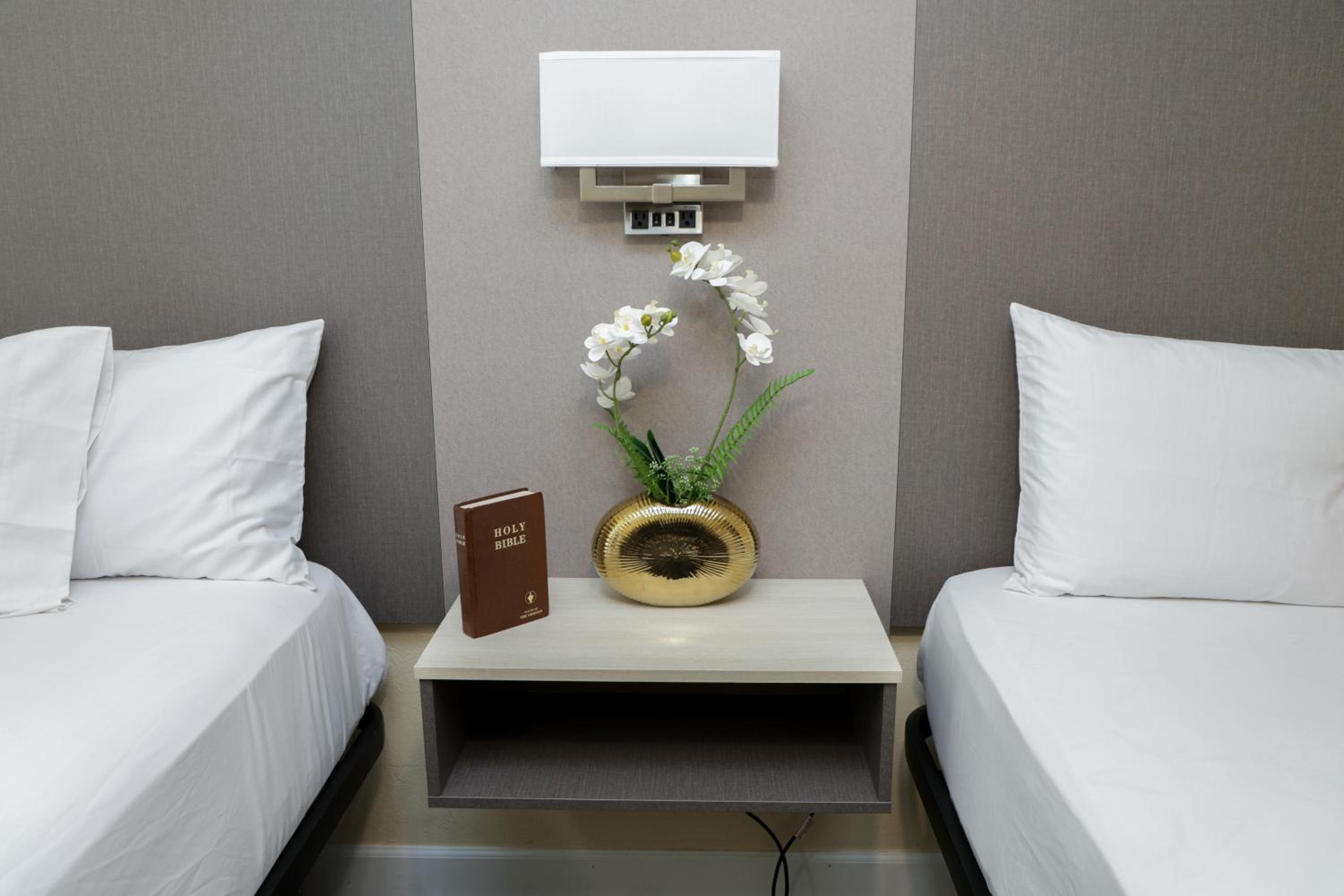 Family Room - Photo 10