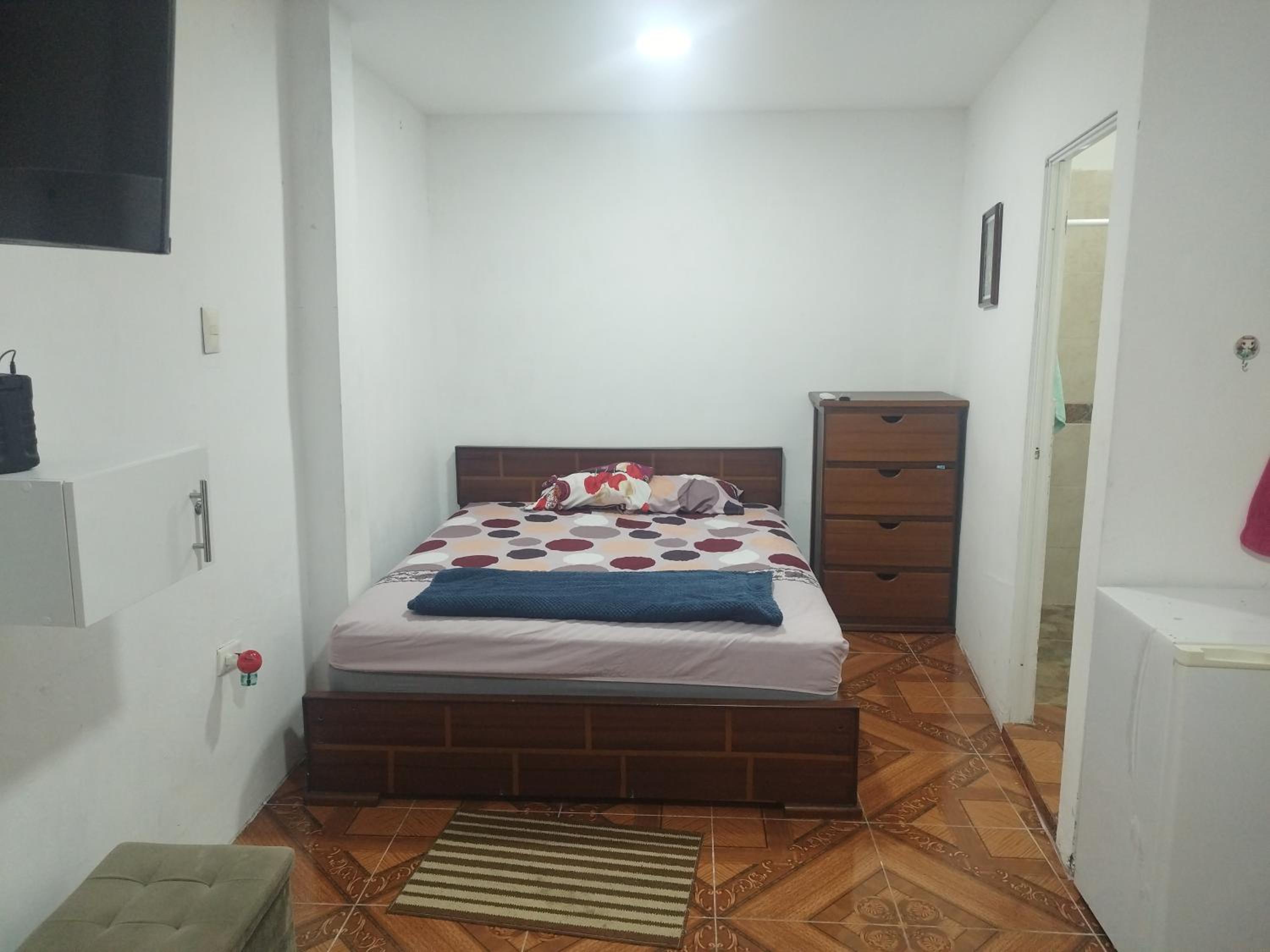 One-Bedroom Apartment photo 1