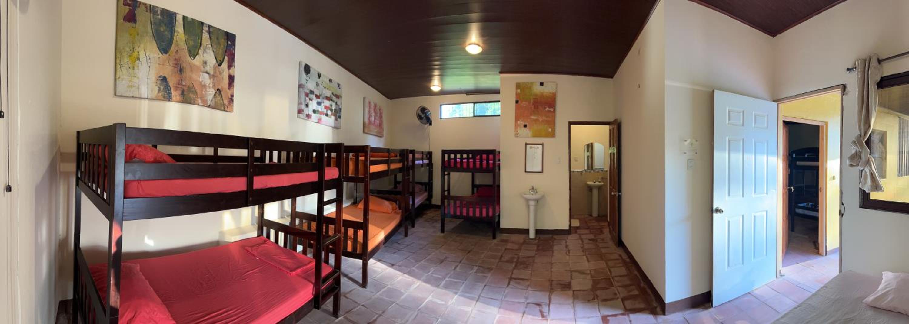 Bed in 10-Bed Mixed Dormitory Room photo 1
