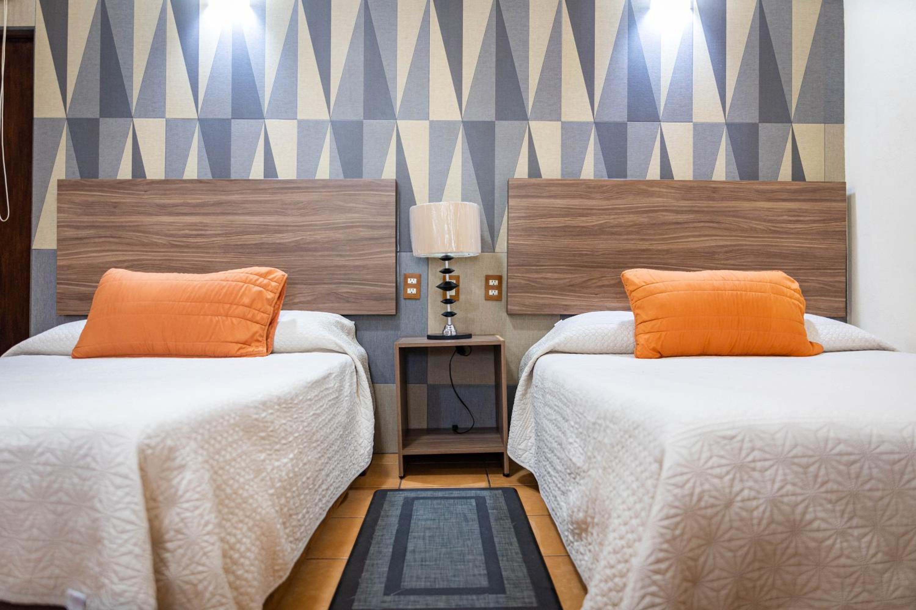 Twin Room - Photo 10