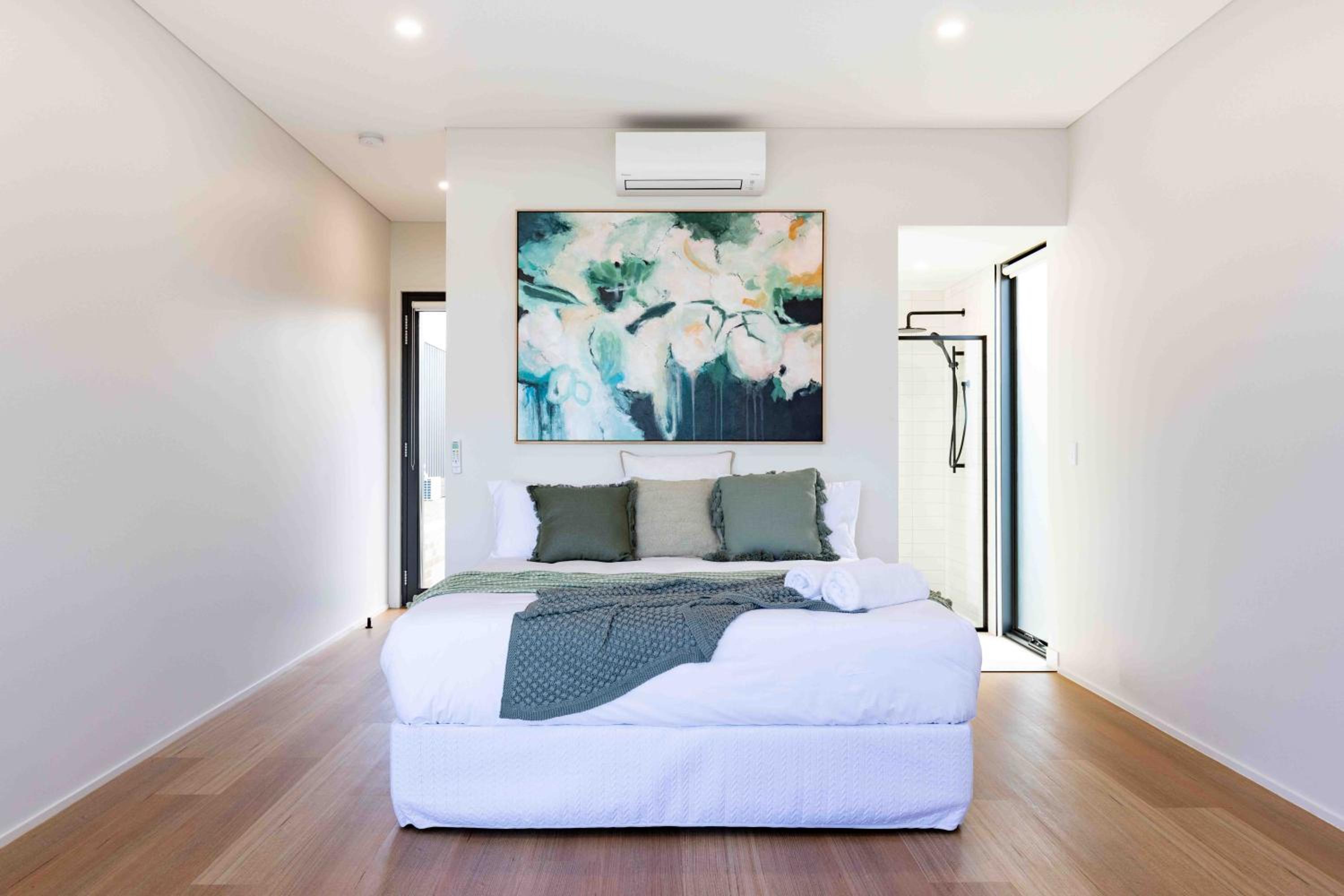 Deluxe King Room photo 1