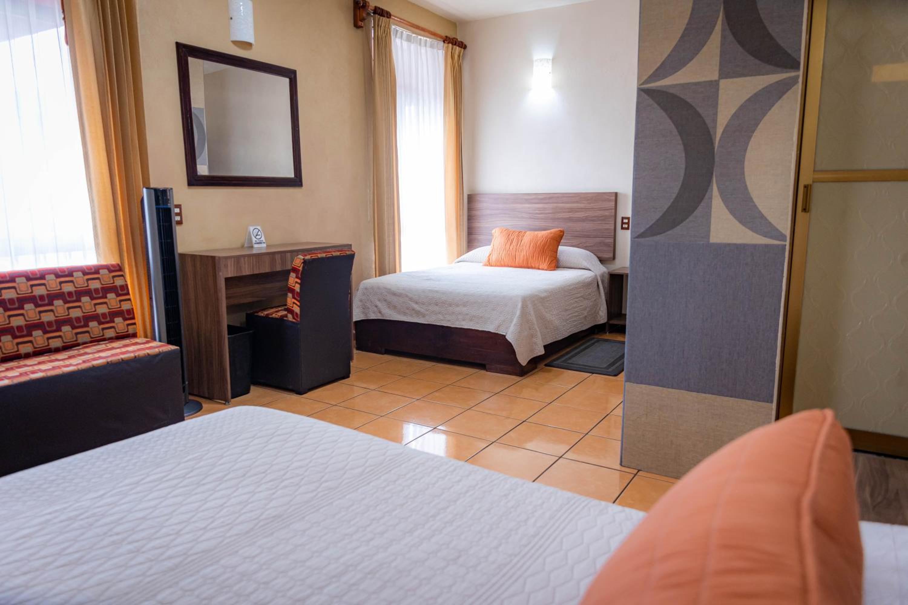 Twin Room - Photo 9