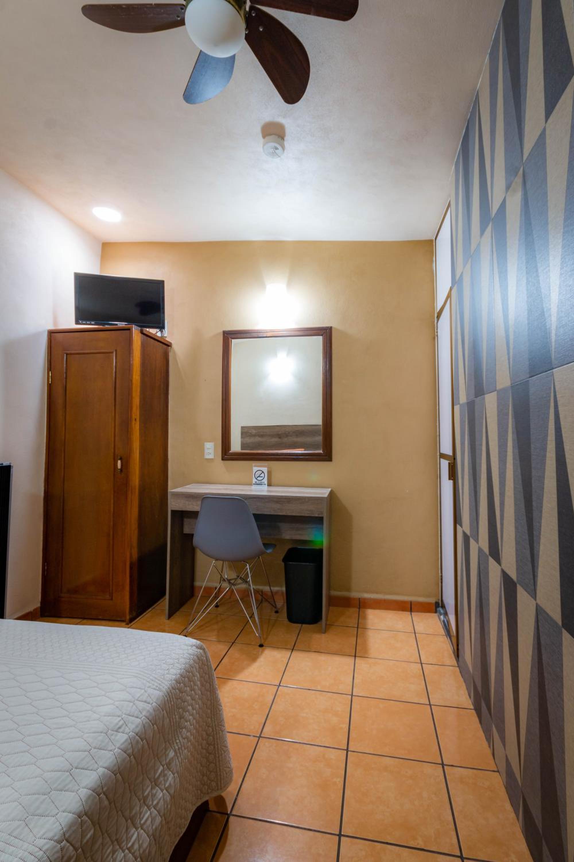 Standard Double Room - Photo 1