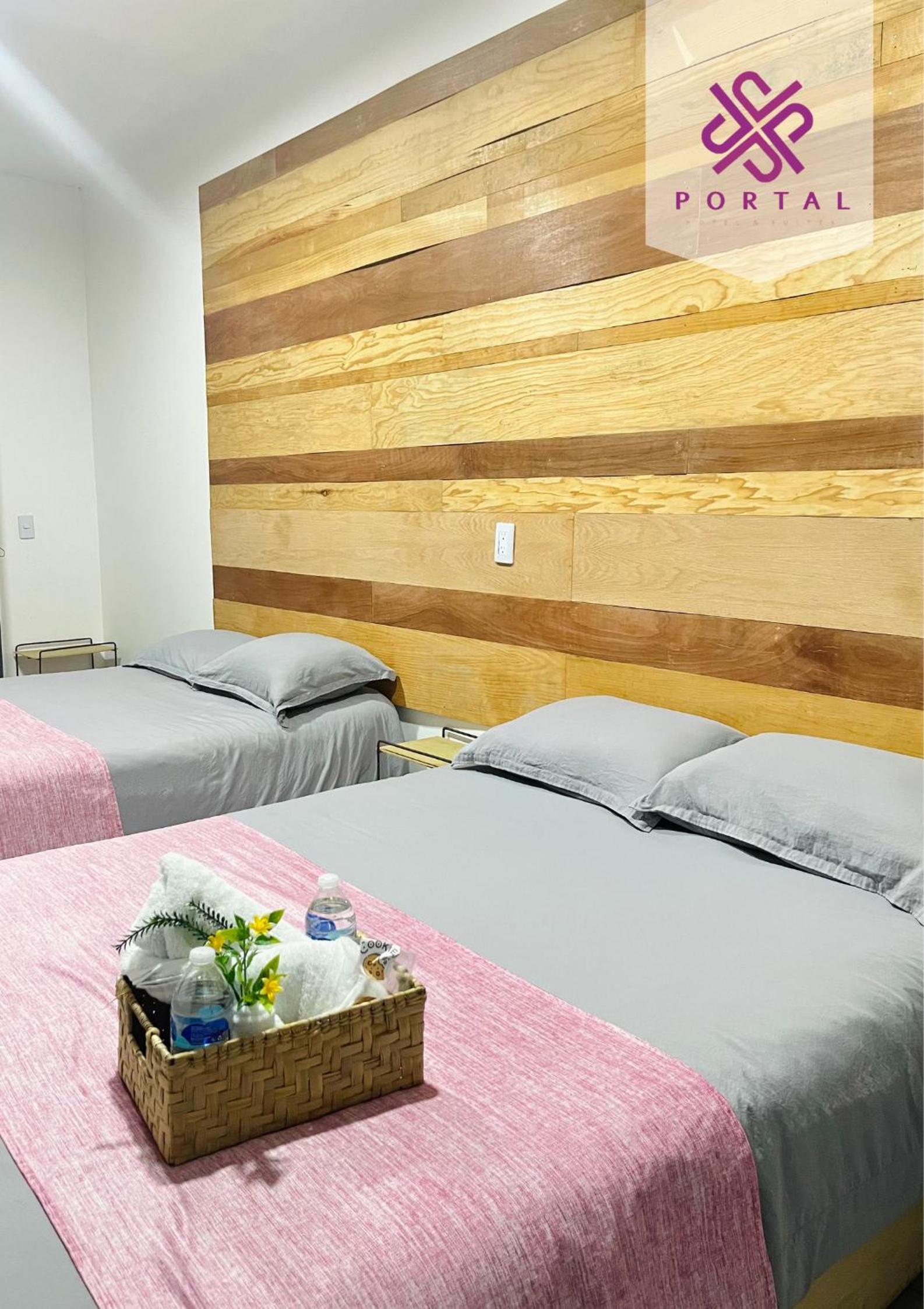 Deluxe Queen Room with Two Queen Beds photo 2