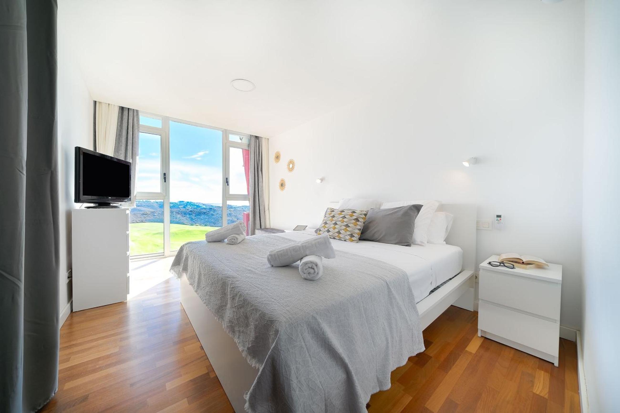 Three-Bedroom Villa photo 2