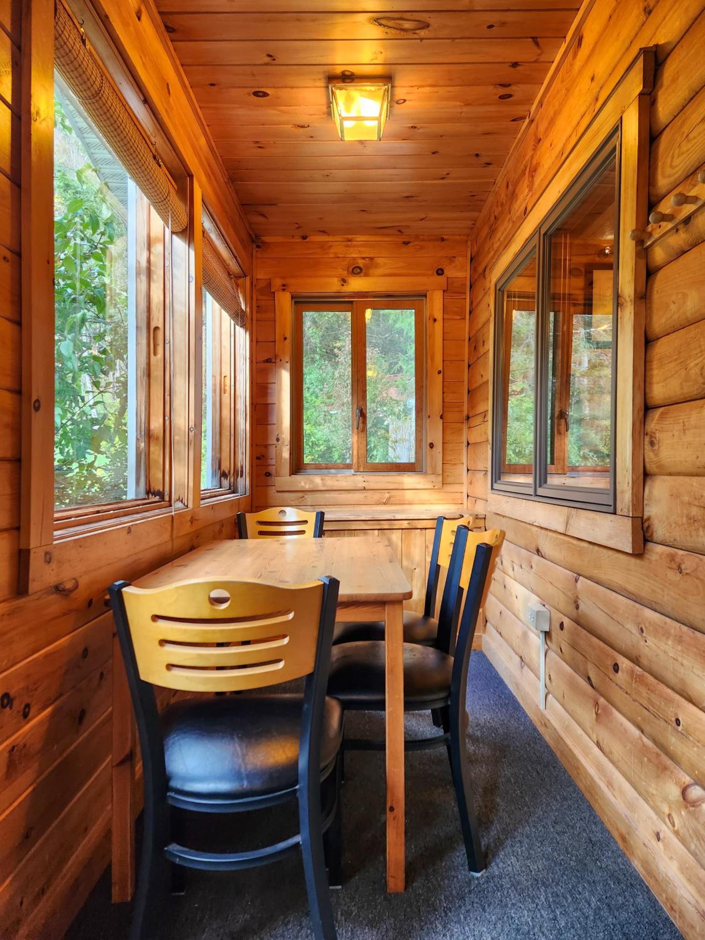 Deluxe Family Suite photo 2