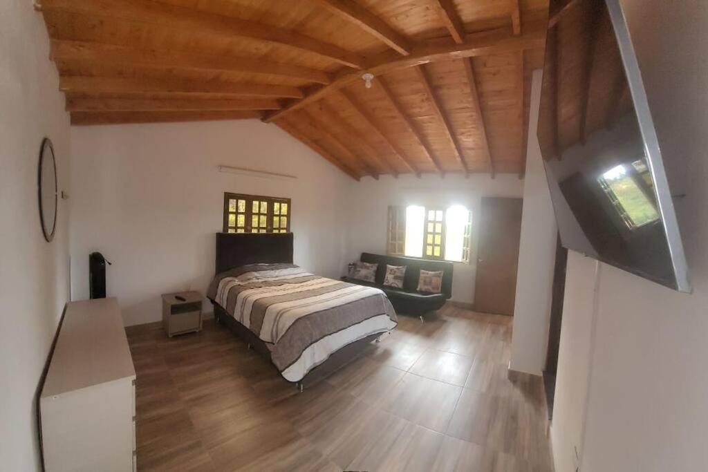 One-Bedroom House photo 1