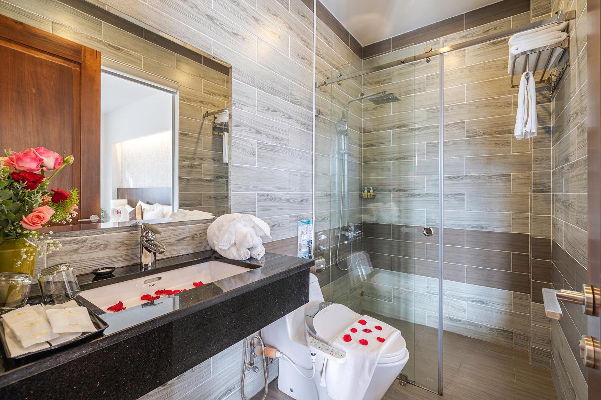 Suite with Mountain View - Photo 17