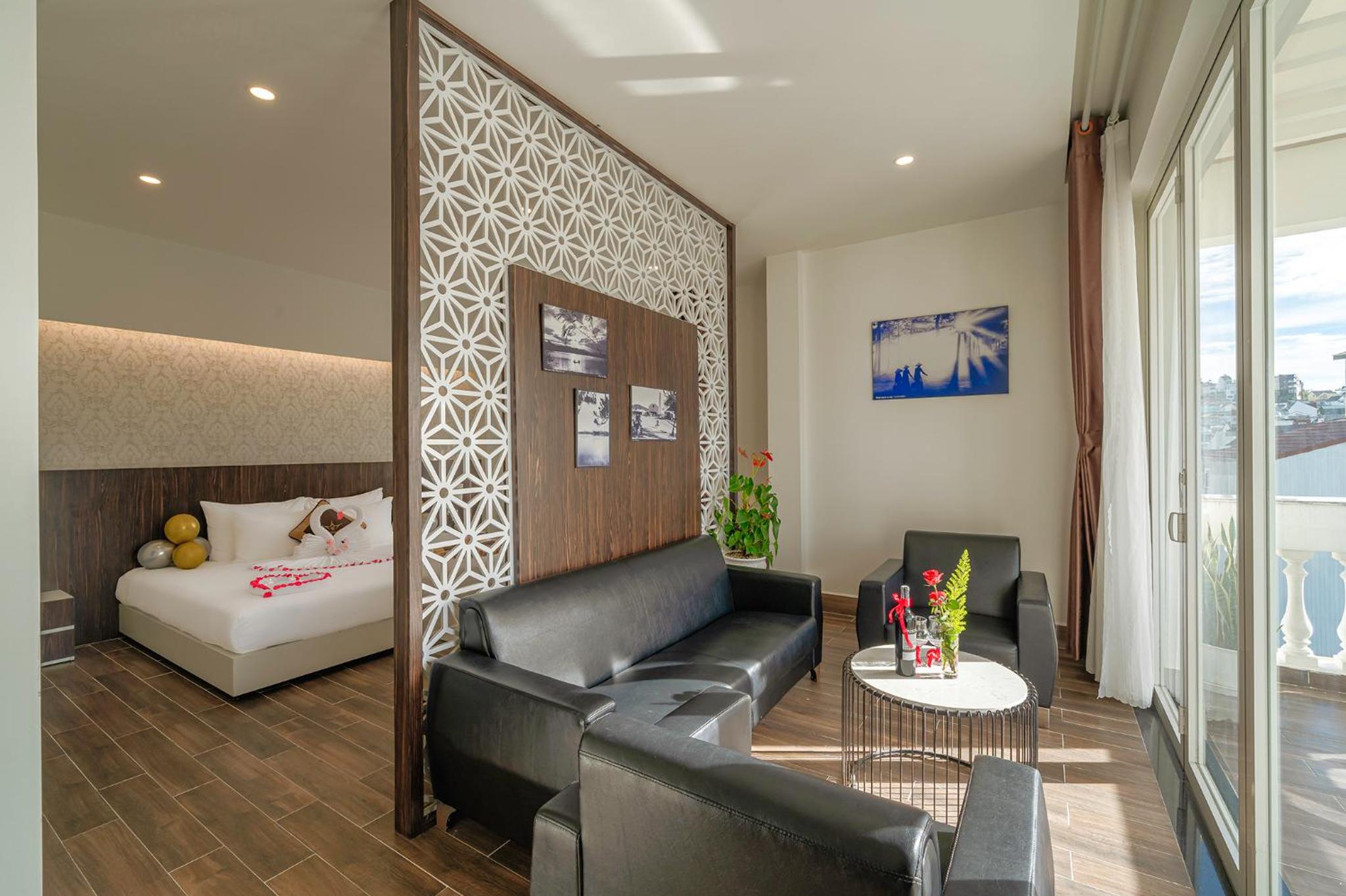 Suite with Mountain View - Photo 10
