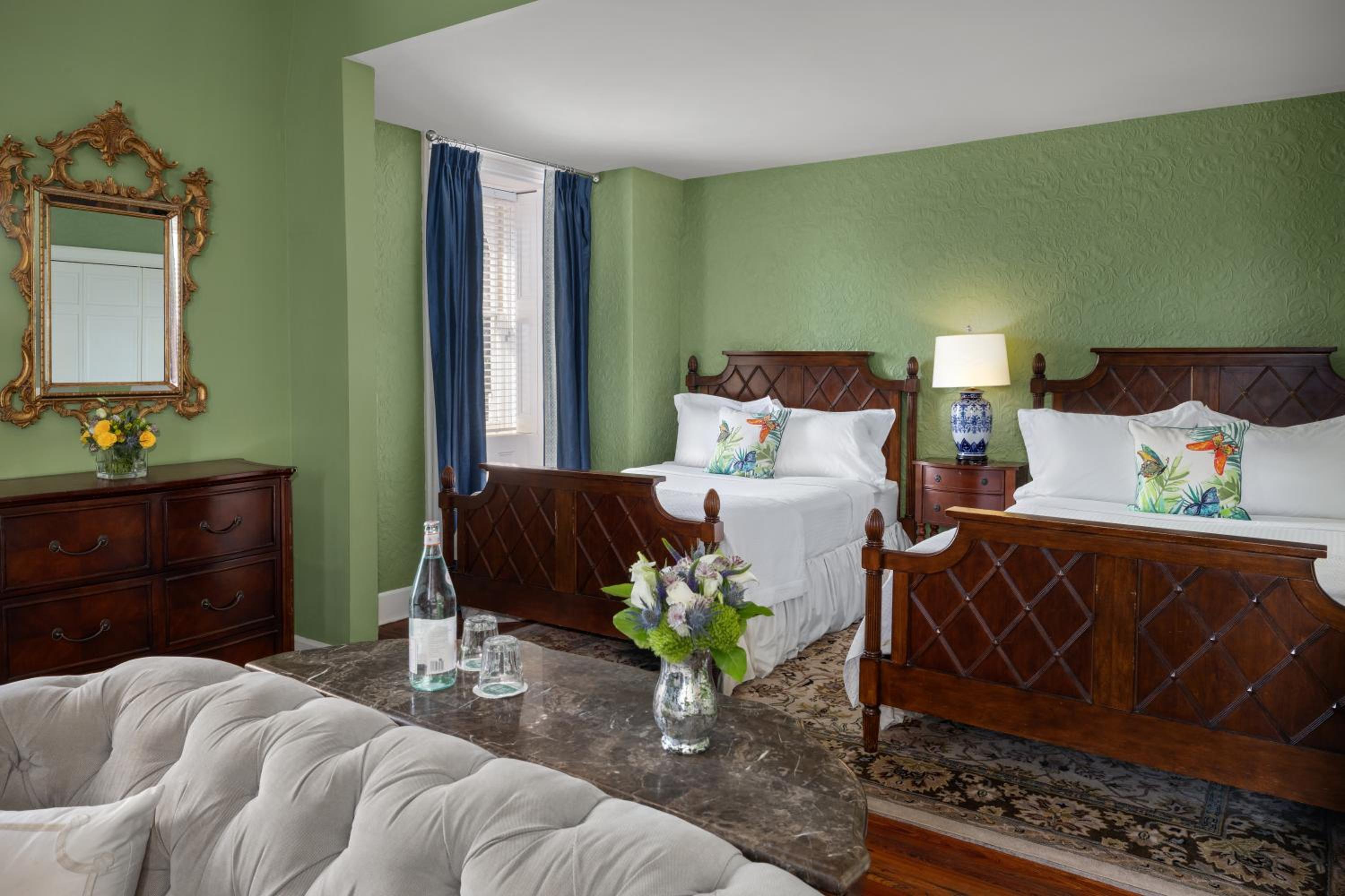 Queen Suite with Two Queen Beds - Earl of Chatham Suite
