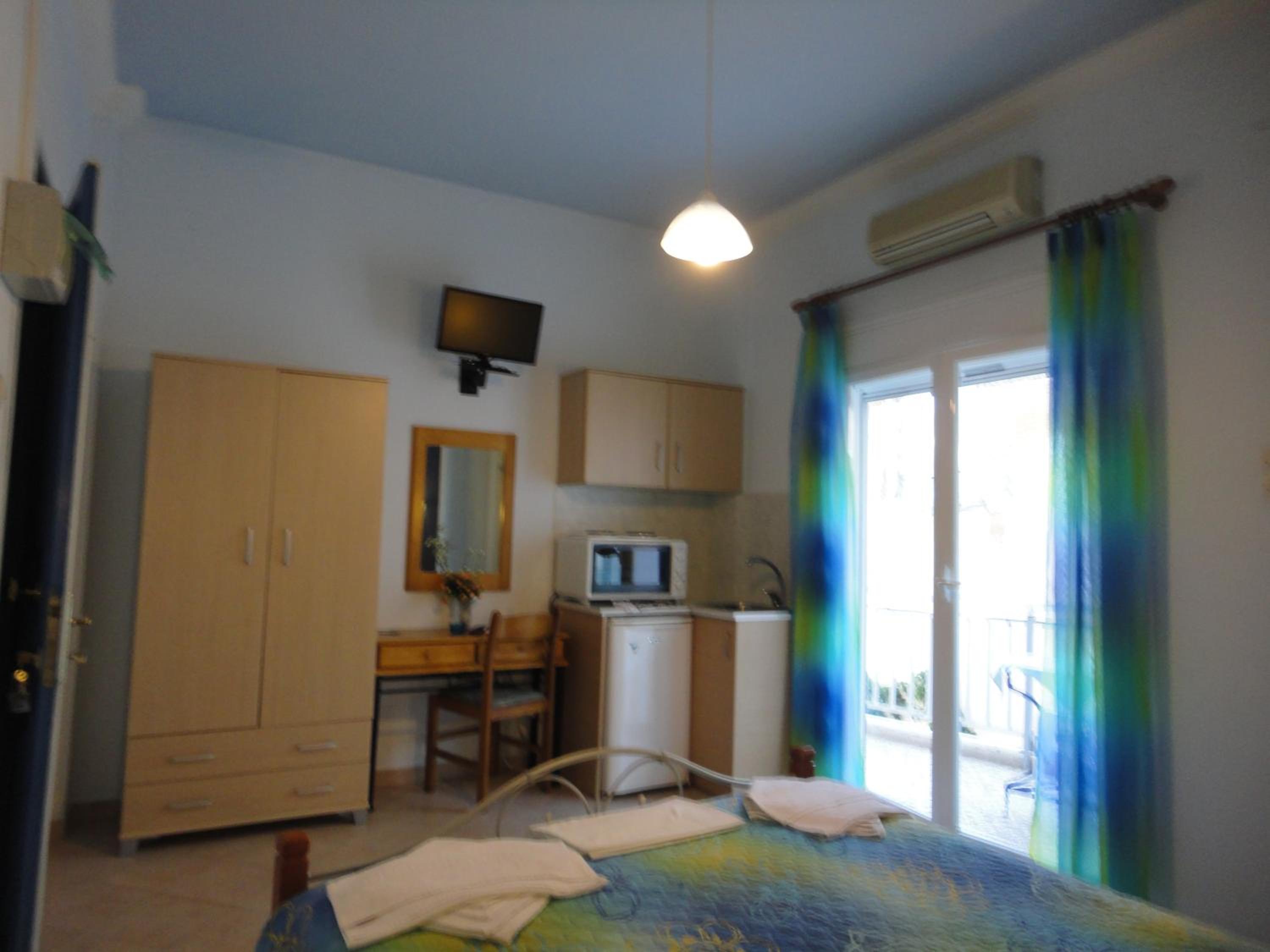 Studio (2 Adults) - Photo 13