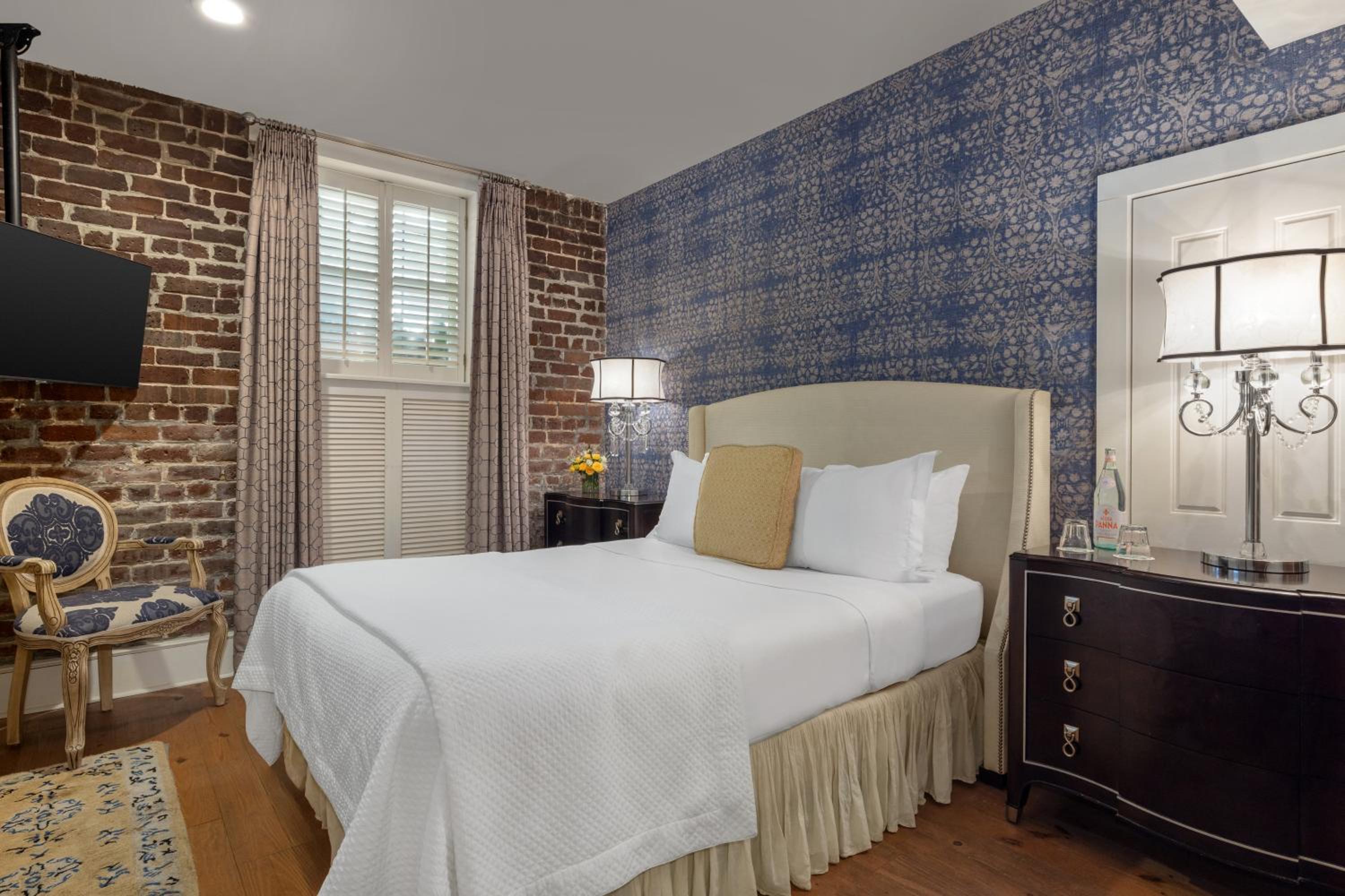 Queen Room - Isaiah Davenport Room